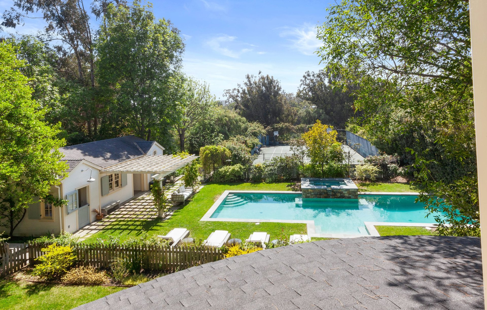 6763 Zumirez DR