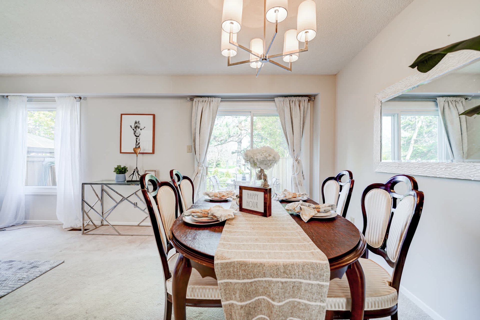 1087 Runnymead Cres