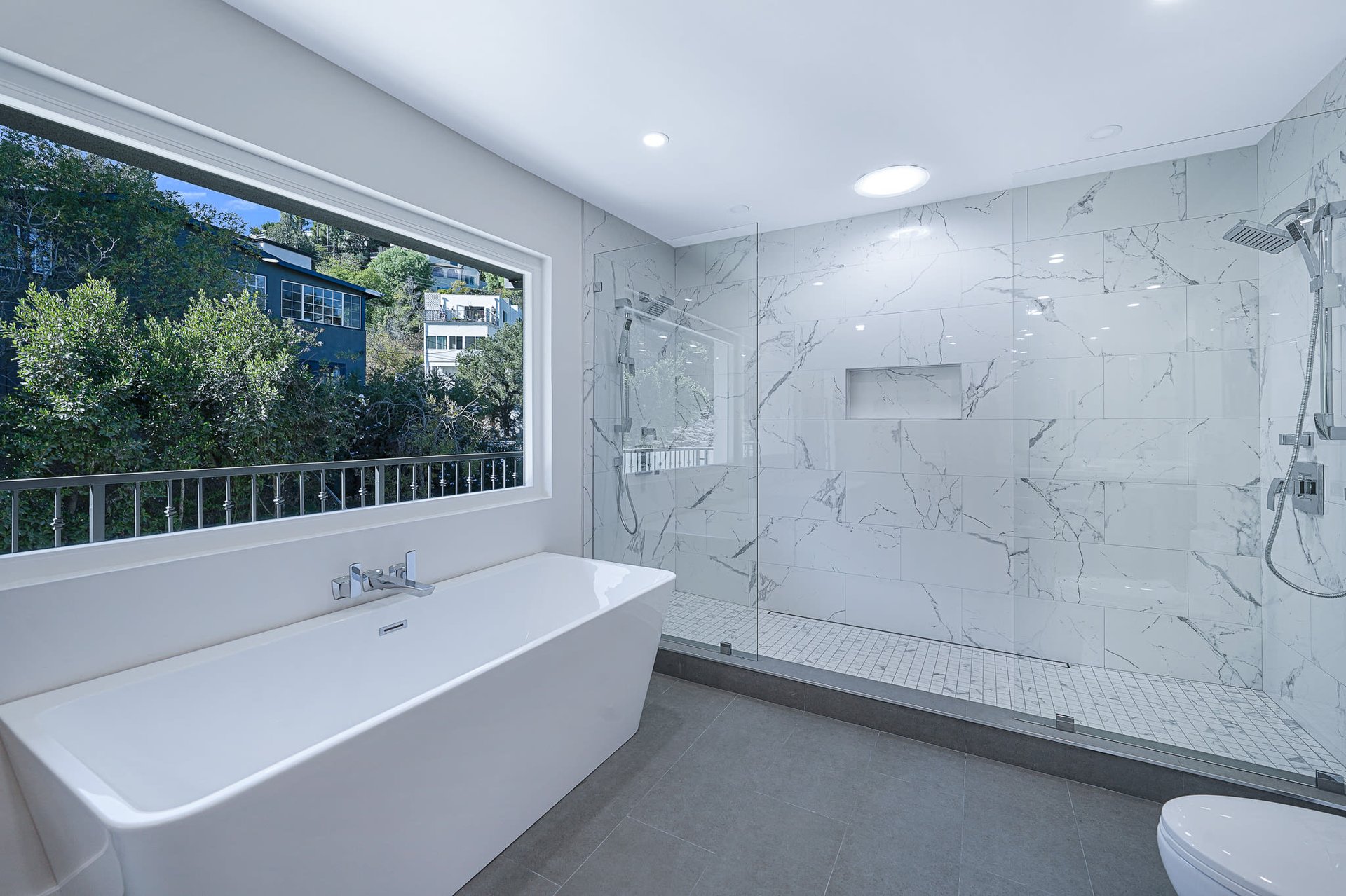 Immaculate & Turnkey Contemporary Home in Hollywood Hills