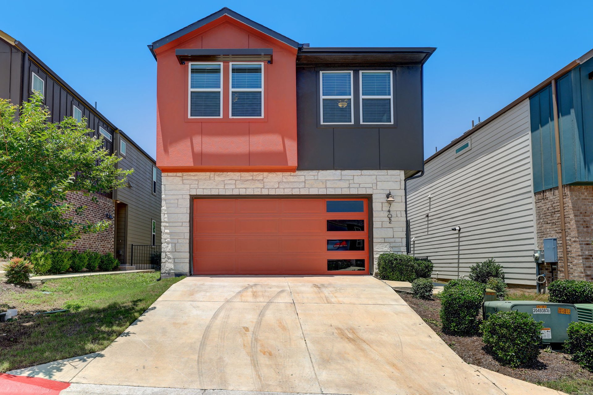Stunning 2021 Meritage Home in Easton Park with FREE Solar Panels! Better Priced Than New Builds and Move-In Ready!