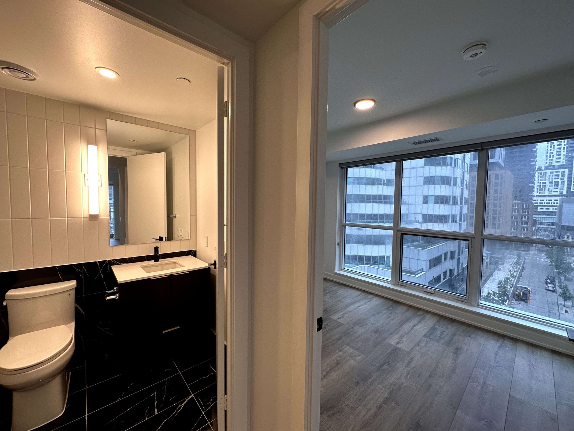 327 King St W, Unit 707