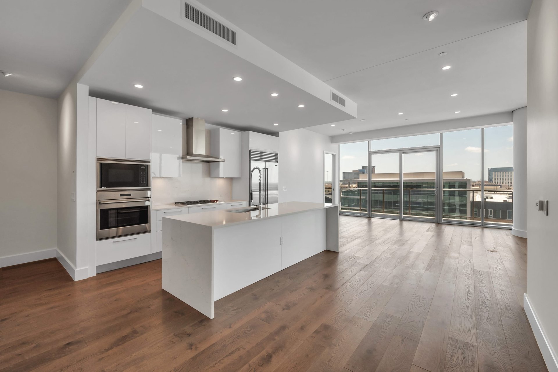 7901 Windrose Avenue #906