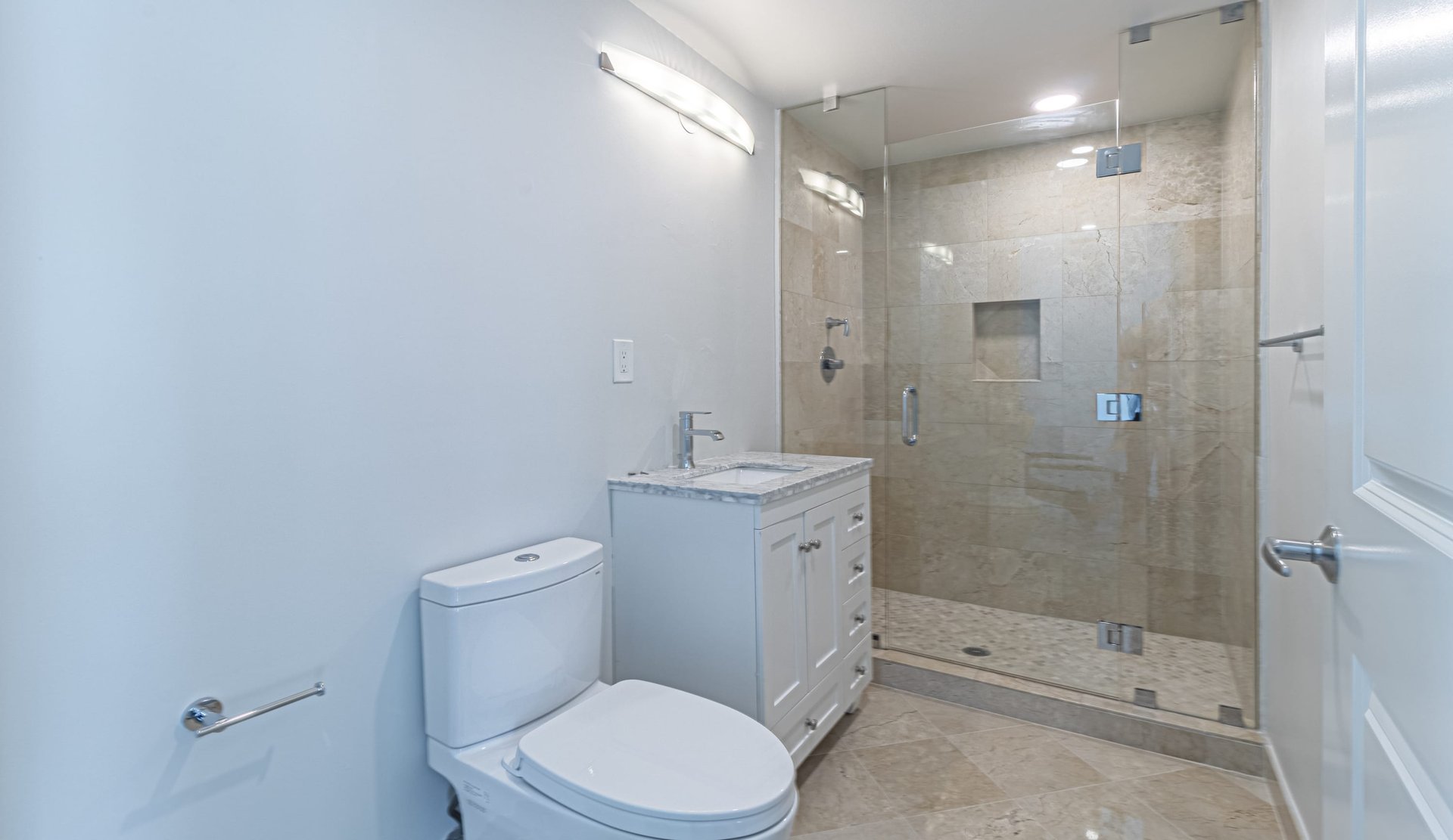 1200 Holiday Dr Unit: 705