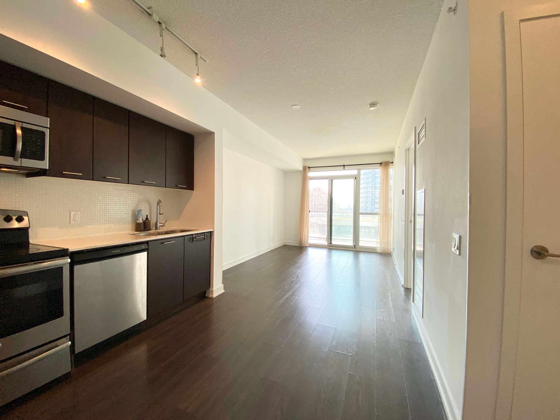 2200 Lake Shore Blvd W Unit: 903