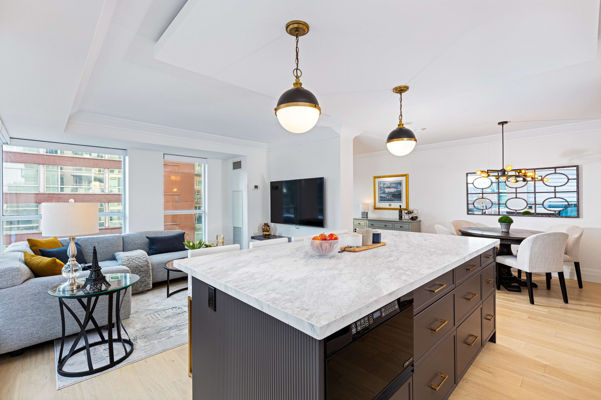 608-230 King Street East