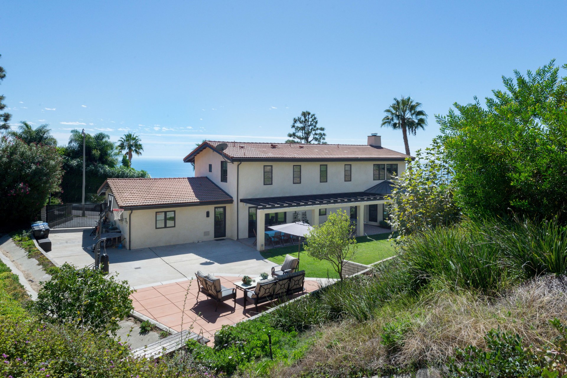 467 Surfview Dr