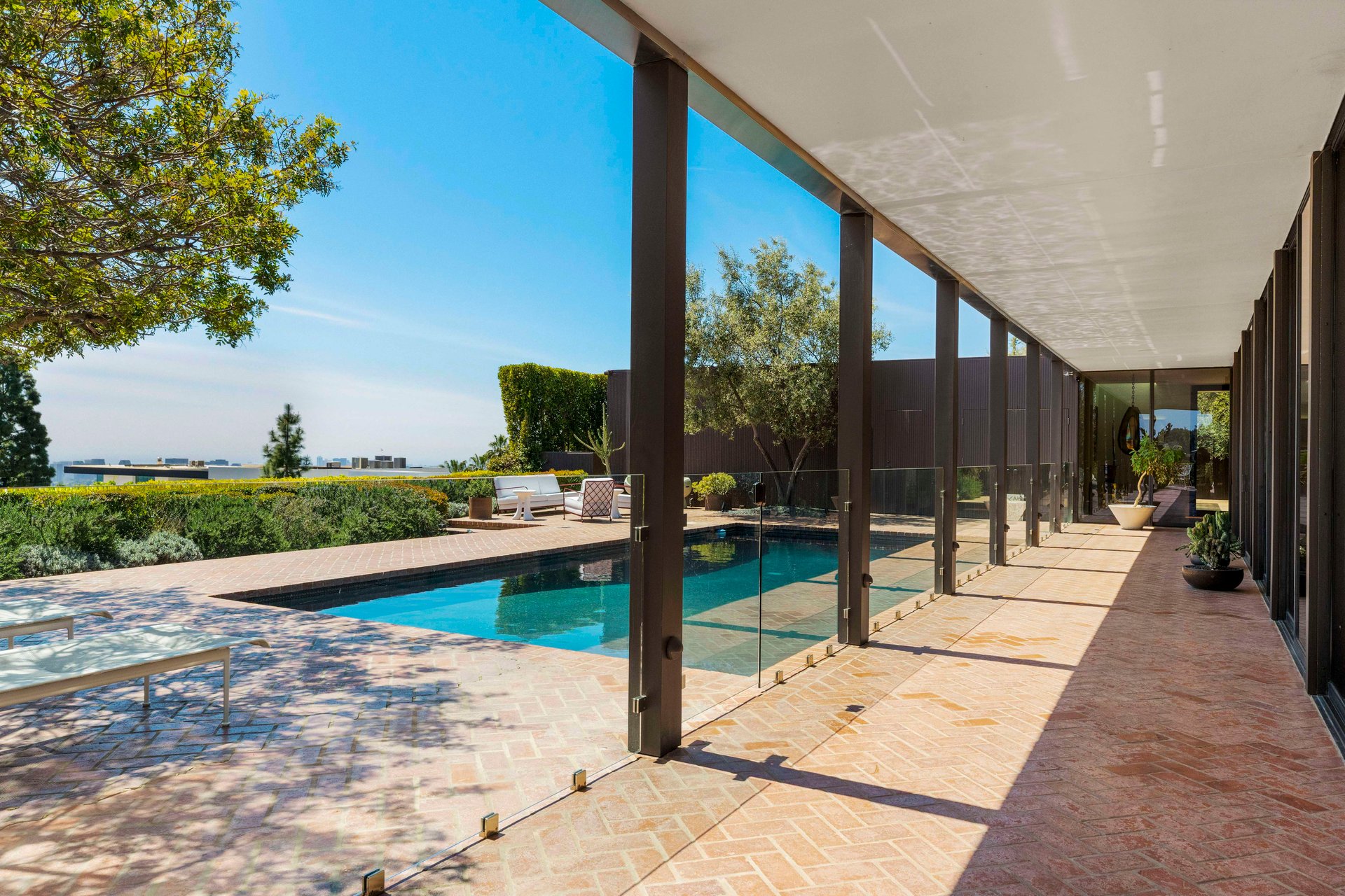1374 Laurel Way, Beverly Hills