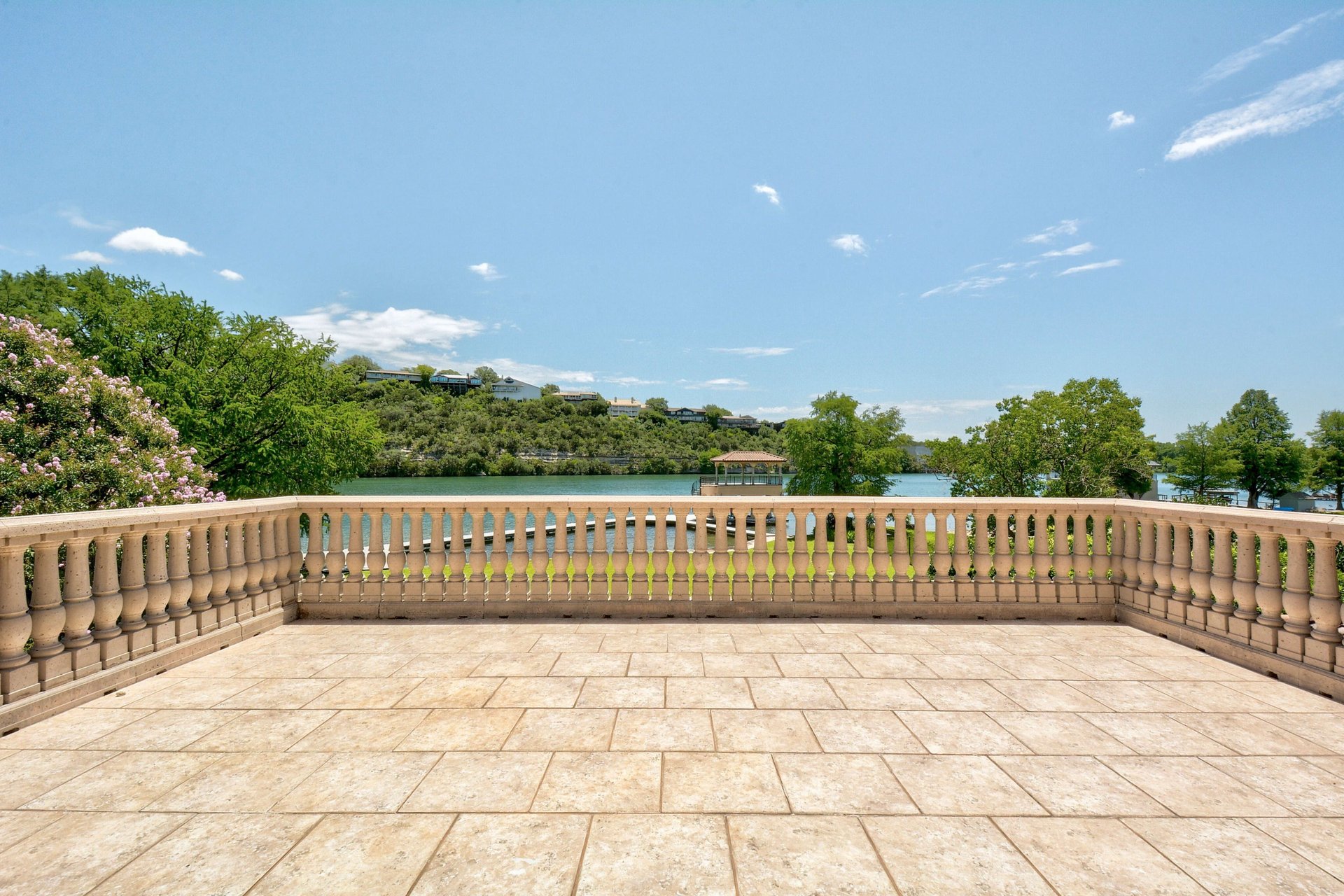 3201 Westlake Drive
