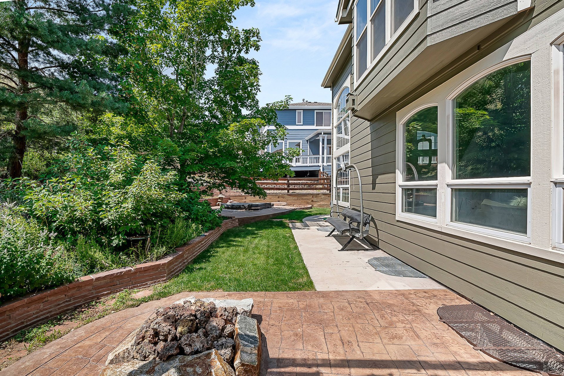 376 Mesa View Way