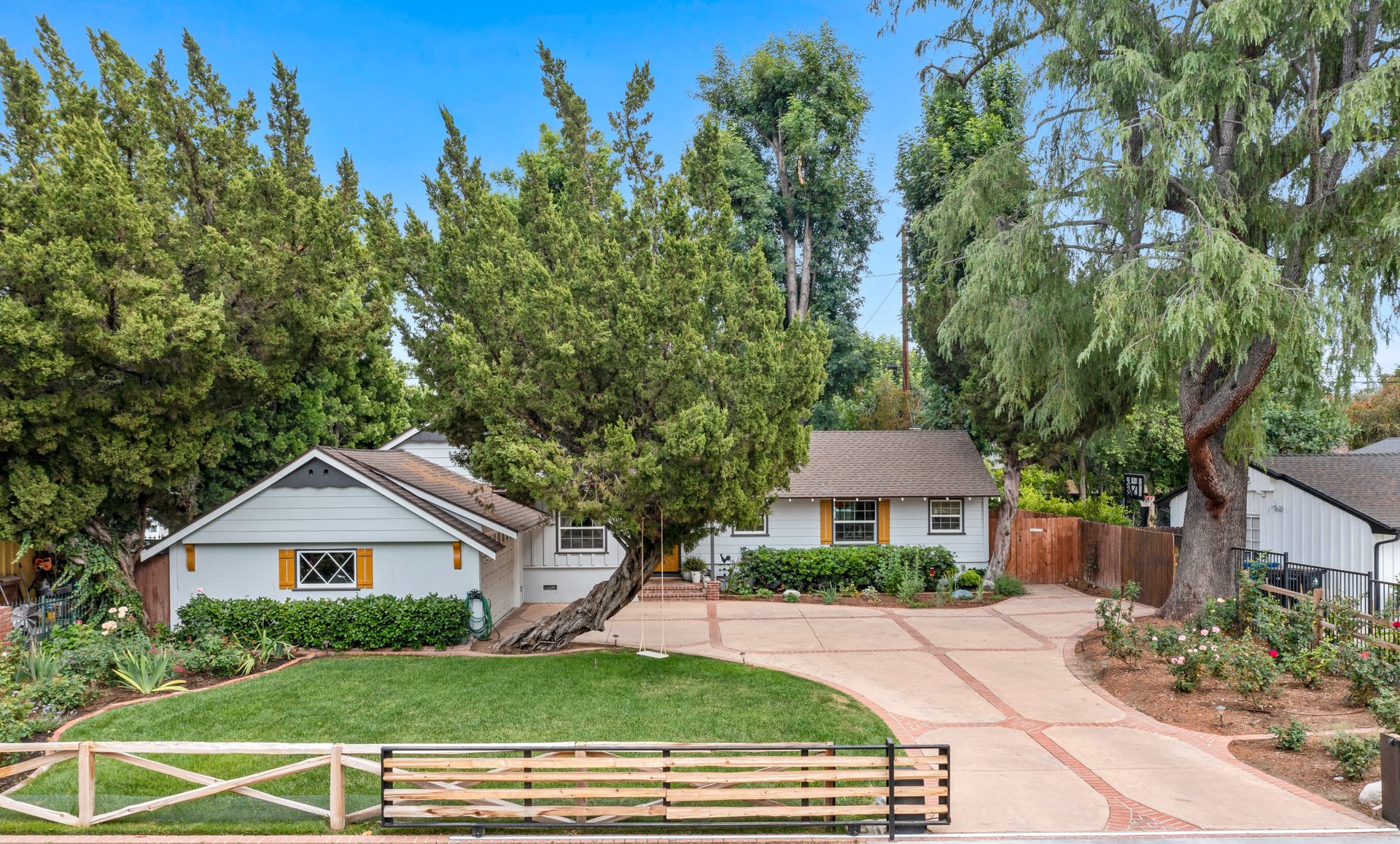 23222 Ostronic Dr, Woodland Hills