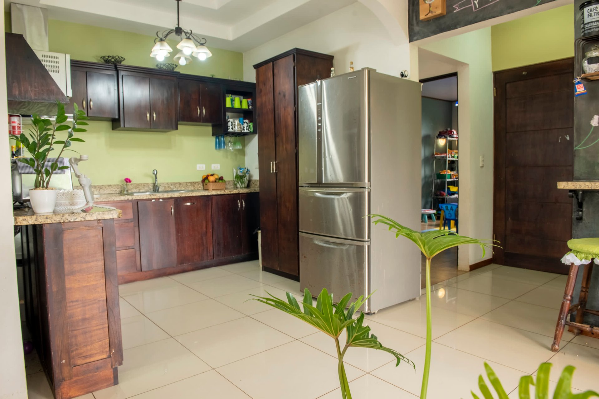 Costa Rican Gem: Spacious 4BR Home with Fruit Trees, Fully Furnished