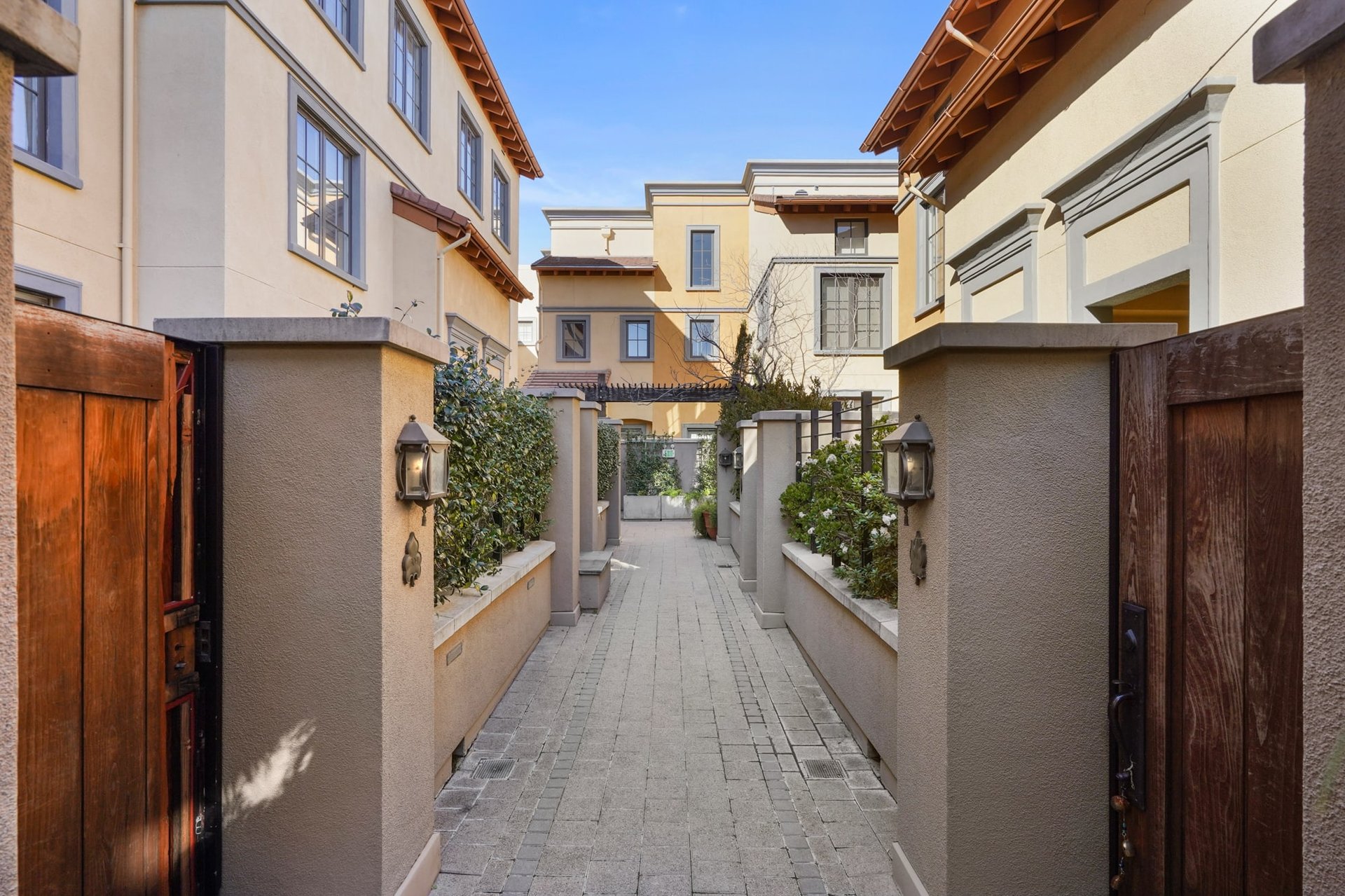 356 Santana Row APT 319