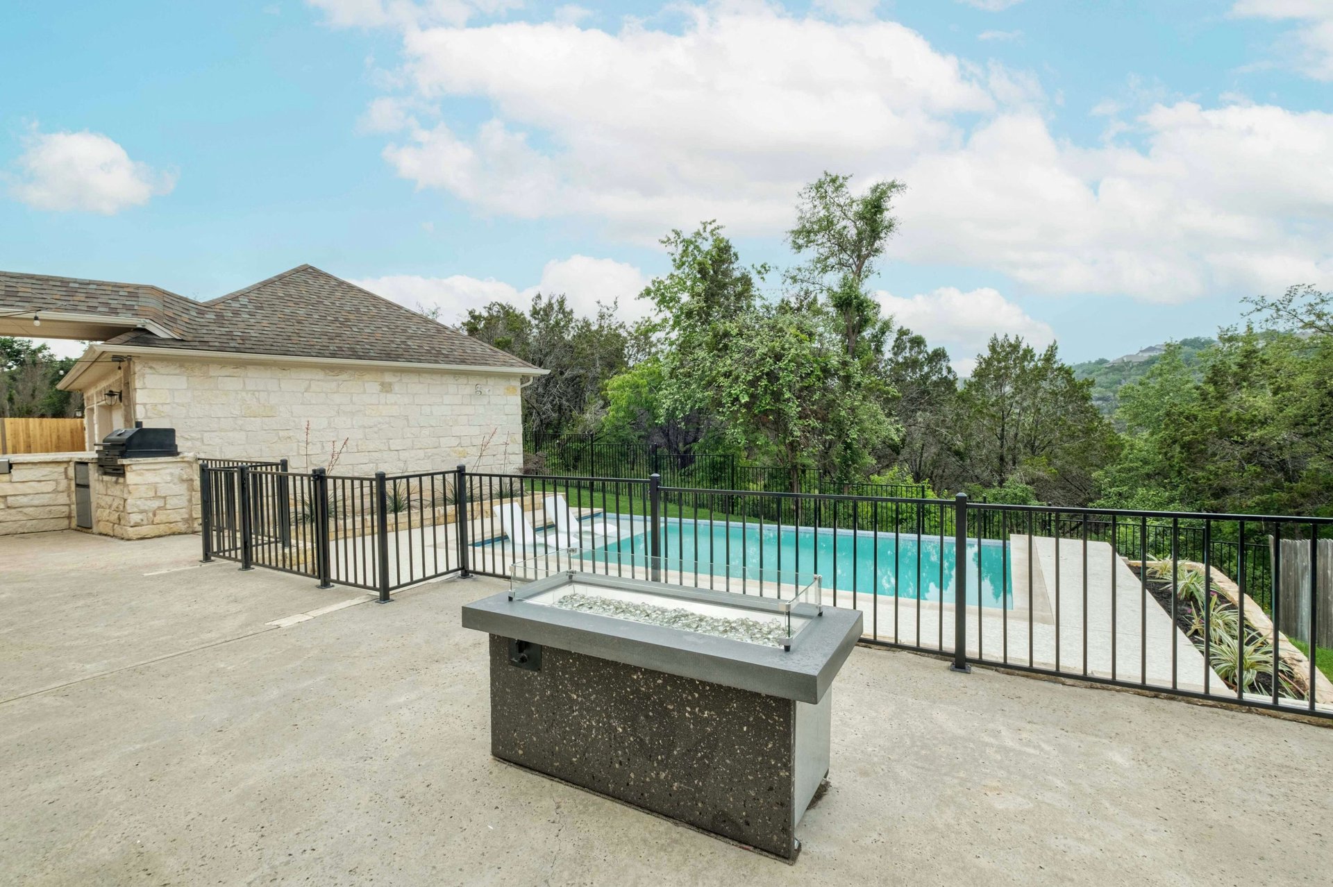 12305 Carlsbad Drive