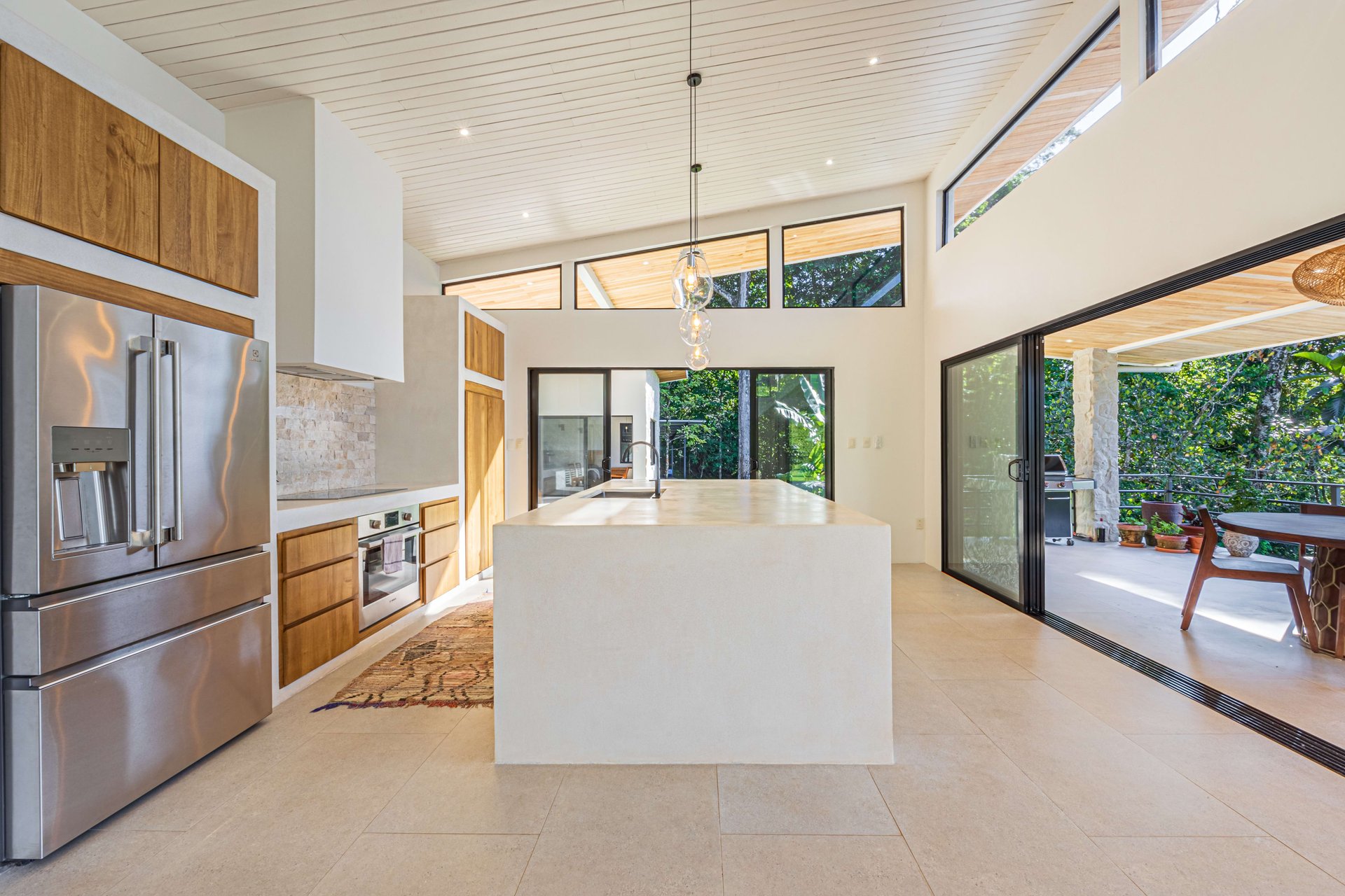 MOVE-IN READY OCEAN VIEW HOME IN CINCO VENTANAS WITH MAJESTIC RIVER ACCESS