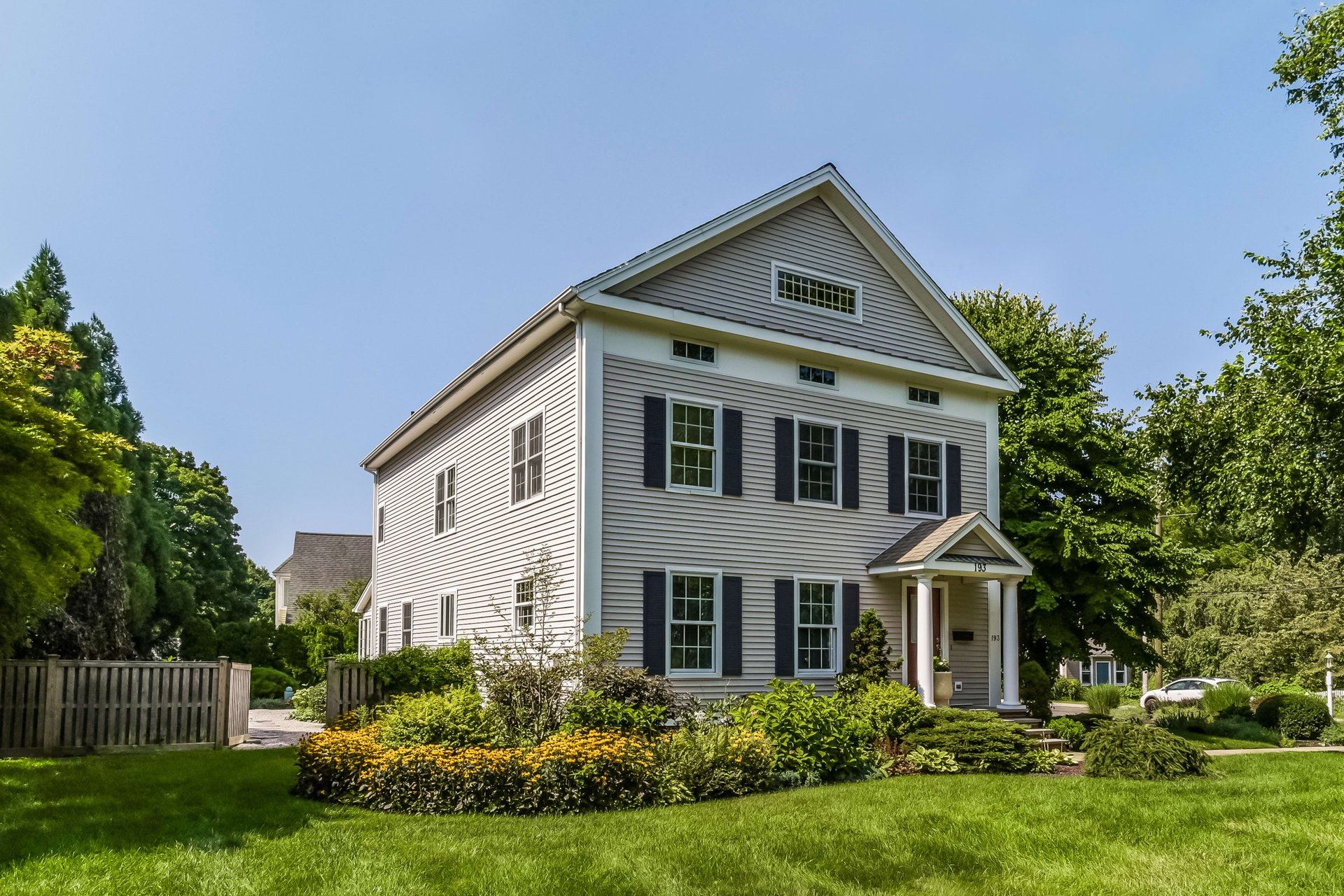193 Whitfield St