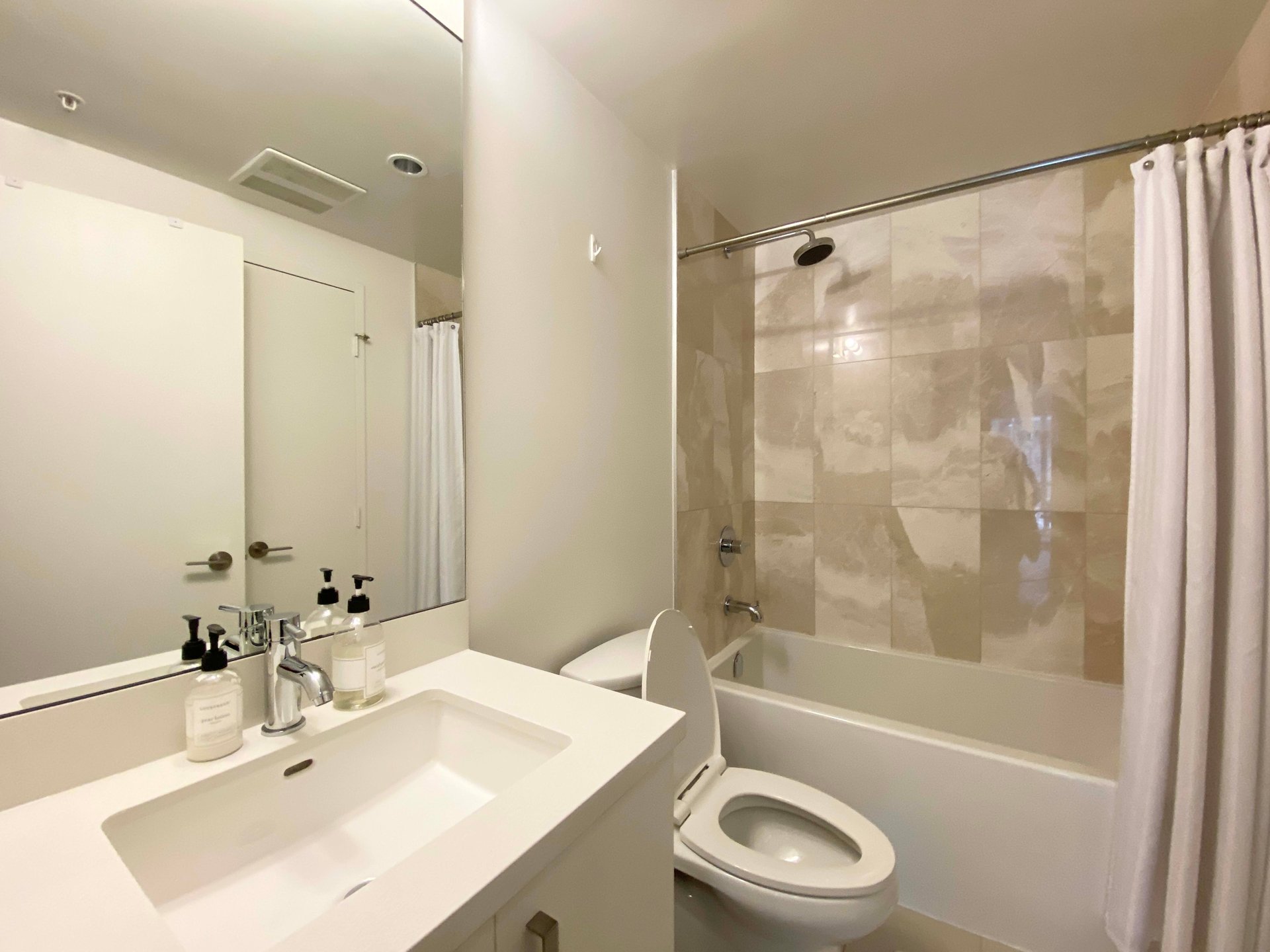 120 Bayview Ave Unit: N123