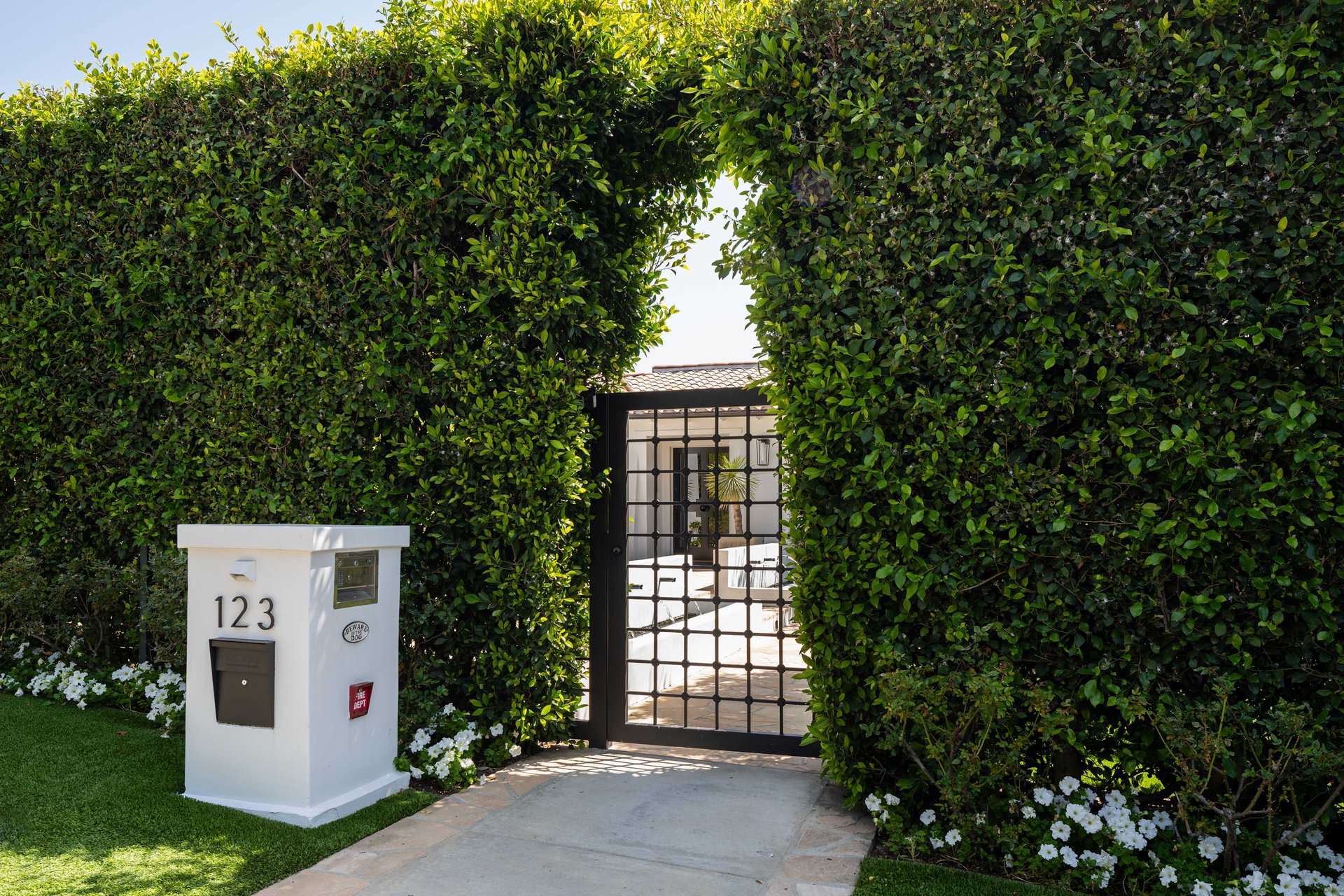 123 S Woodburn Drive