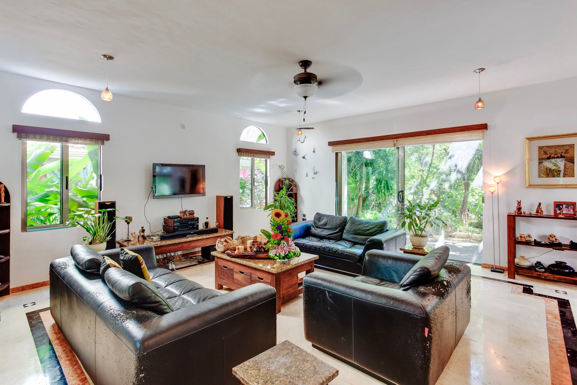  Luxury Villa for sale in Puerto Aventuras