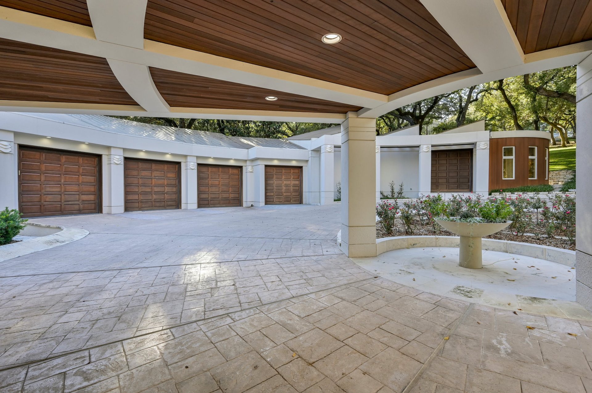 3511 Westlake Drive