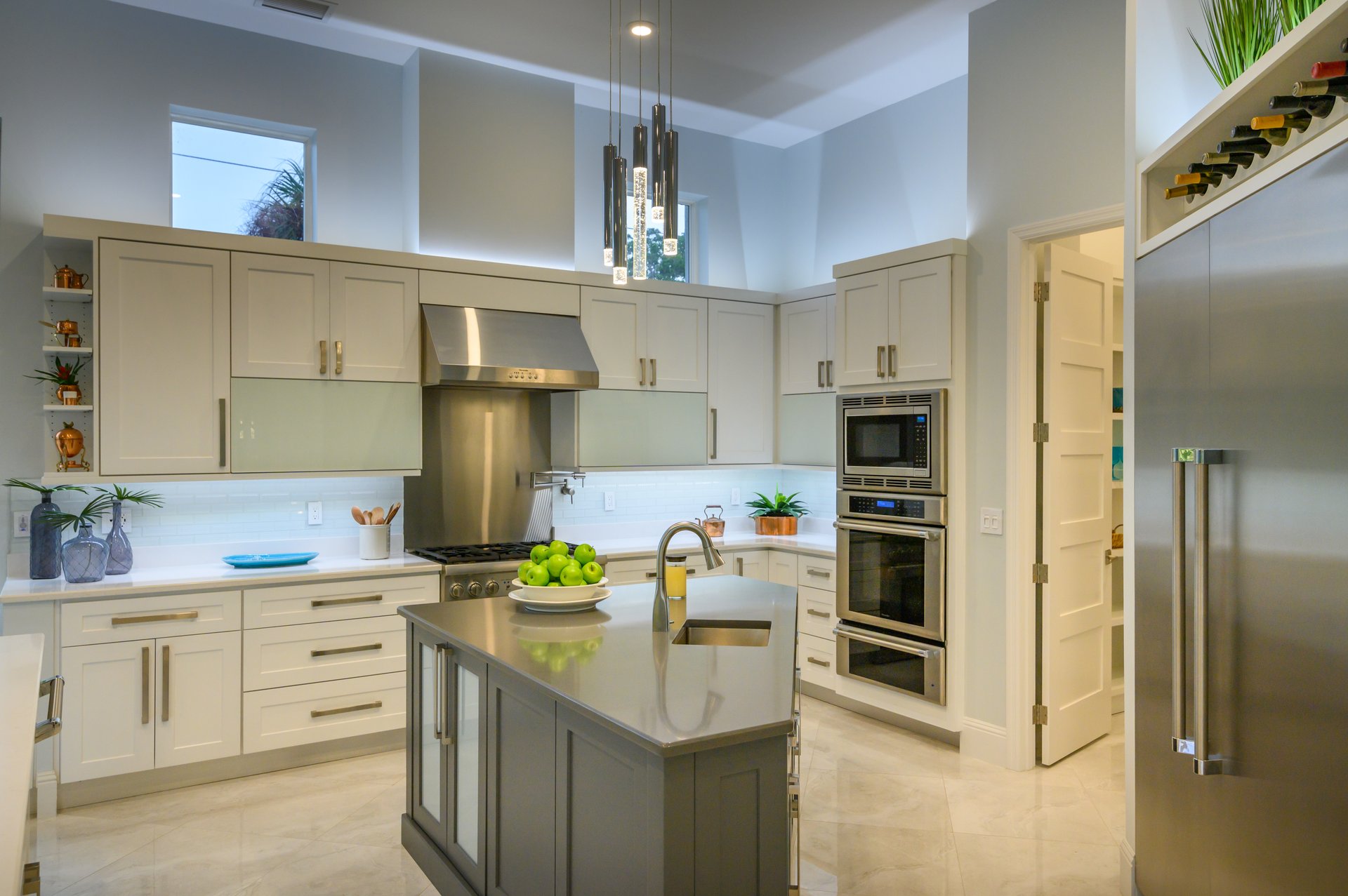 500 Ketch Lane, Country Club Shores, Longboat Key