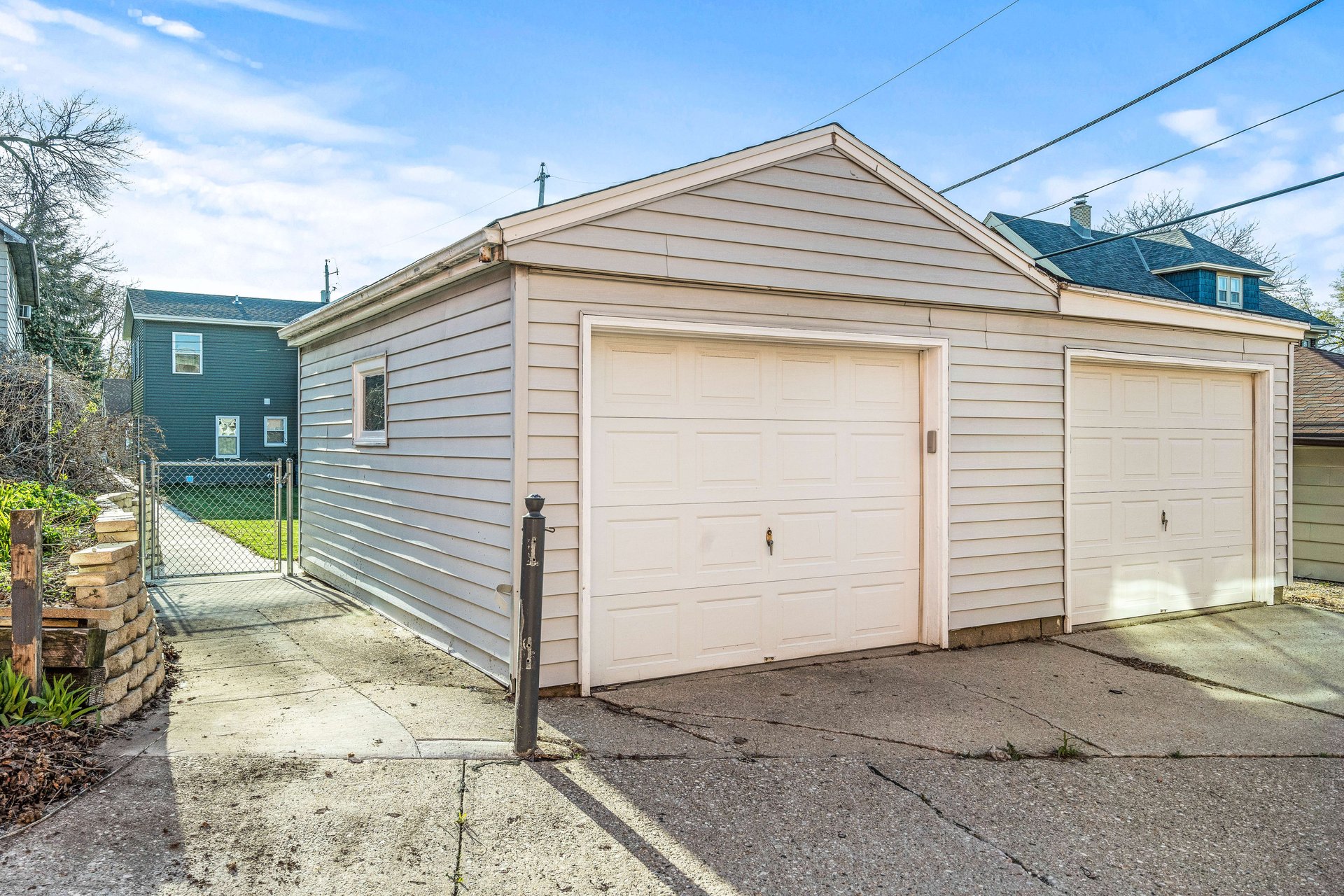 Renovated Bay View Colonial