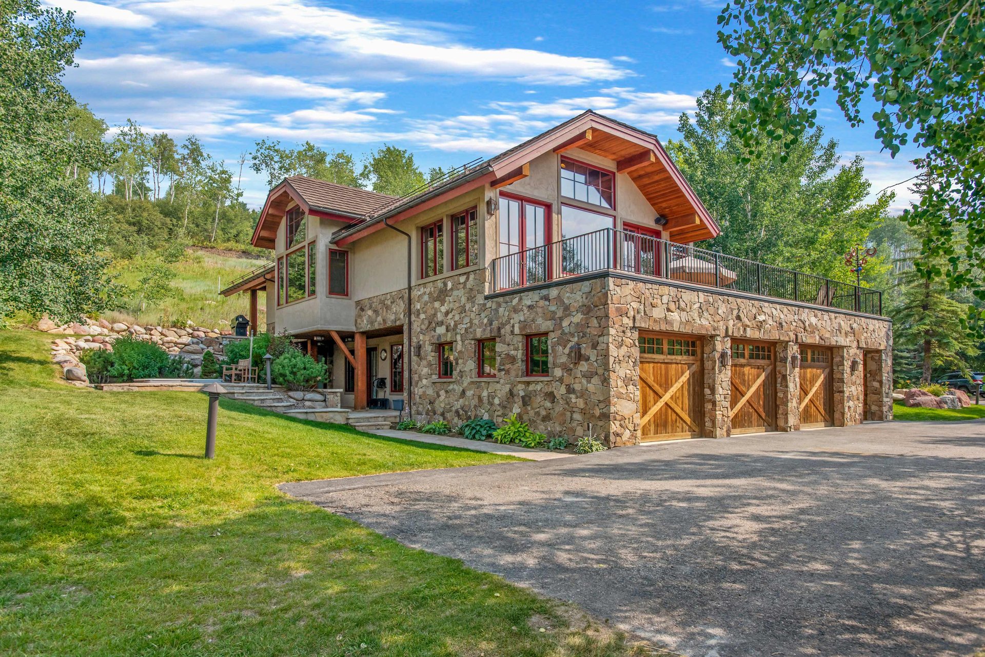 Beautiful Home with Ski-in/Ski-out Access  