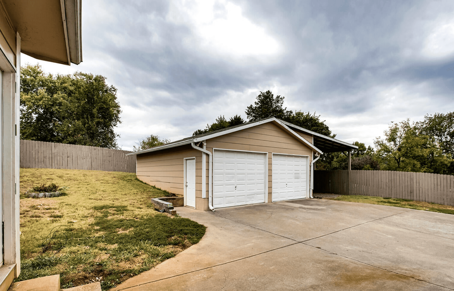 3933 Deerfield Road