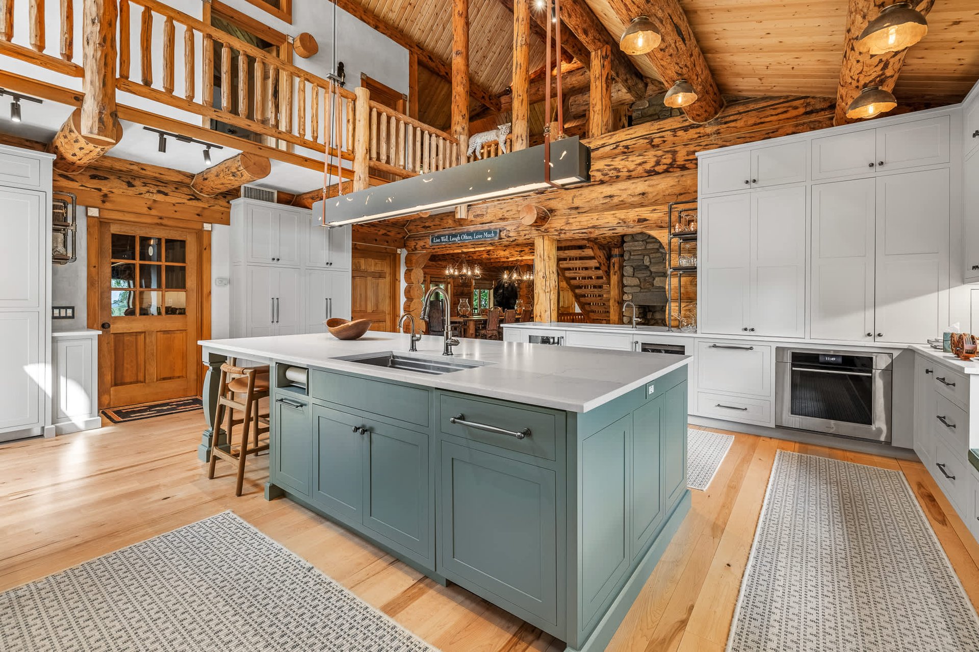 Exclusive Mountain Log Home - Monthly Rental Avail.
