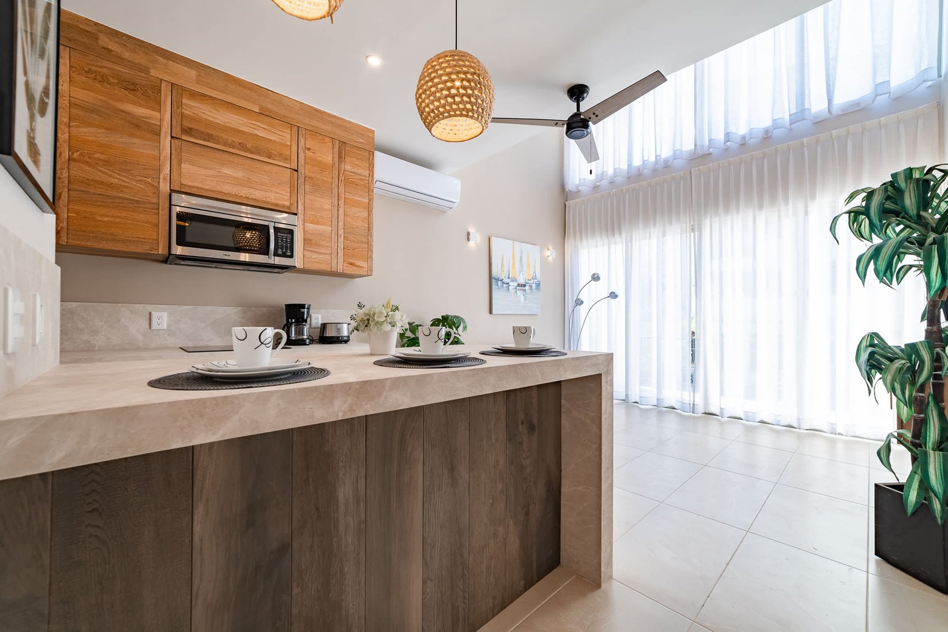 1 bedroom & 1 studio, Condo, Costta Plaza & Condos