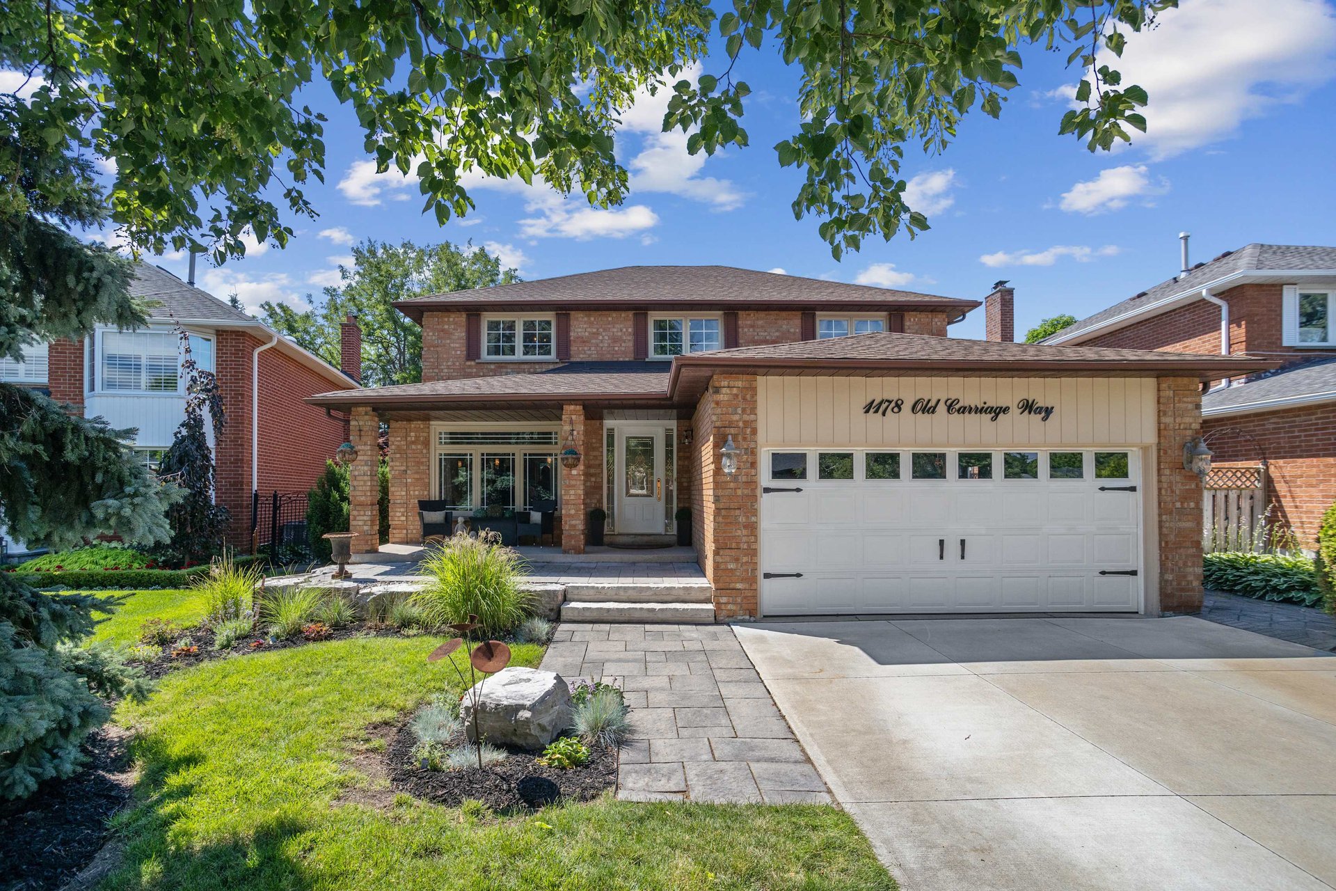 Updated Glen Abbey home with an Entertainers Backyard Paradise