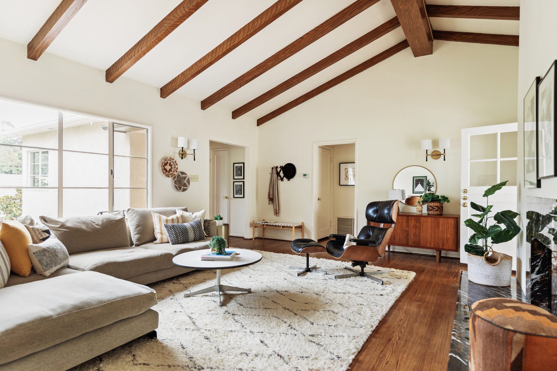 Wonderful and Warm Traditional Home with Views in The Los Feliz Hills