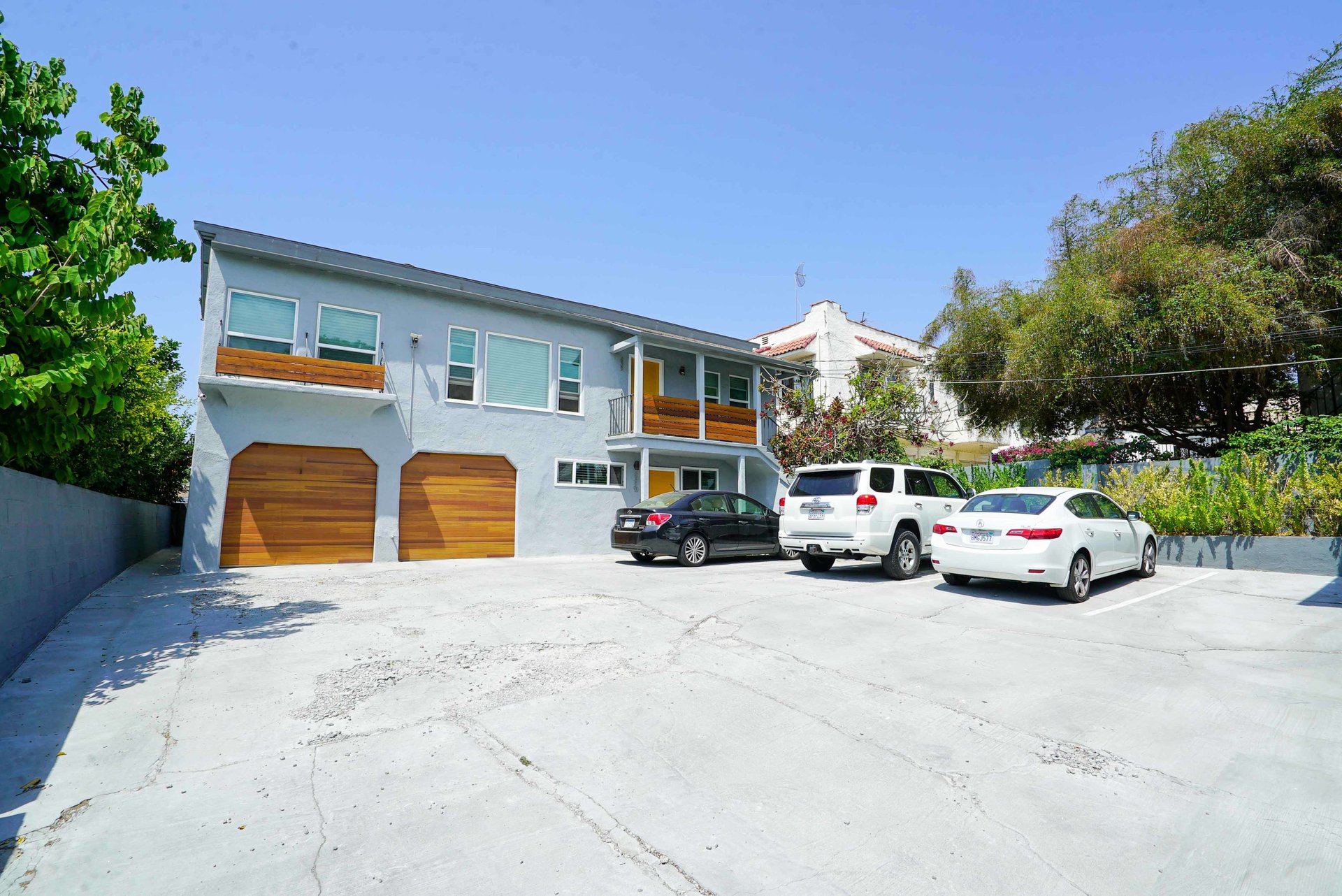 639 Robinson St.