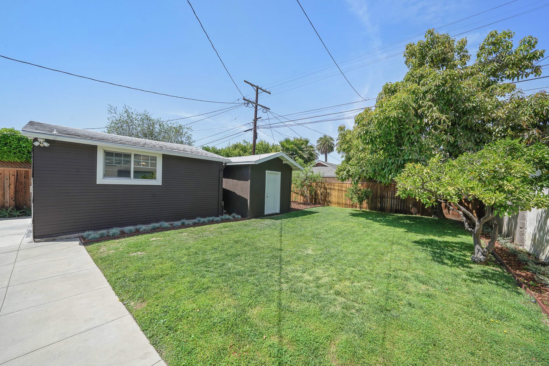 Beautifully Remodeled Home with HUGE Grassy Yard in Oxford Square