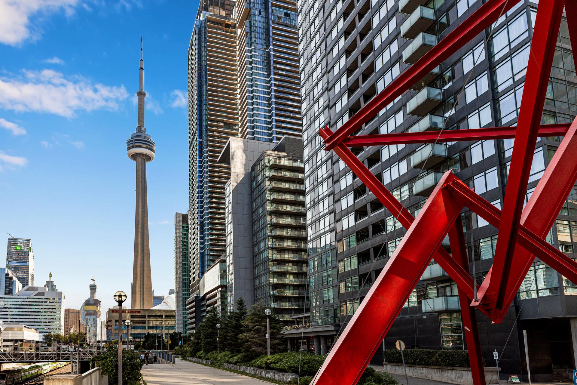 637- 8 Telegram Mews, Toronto