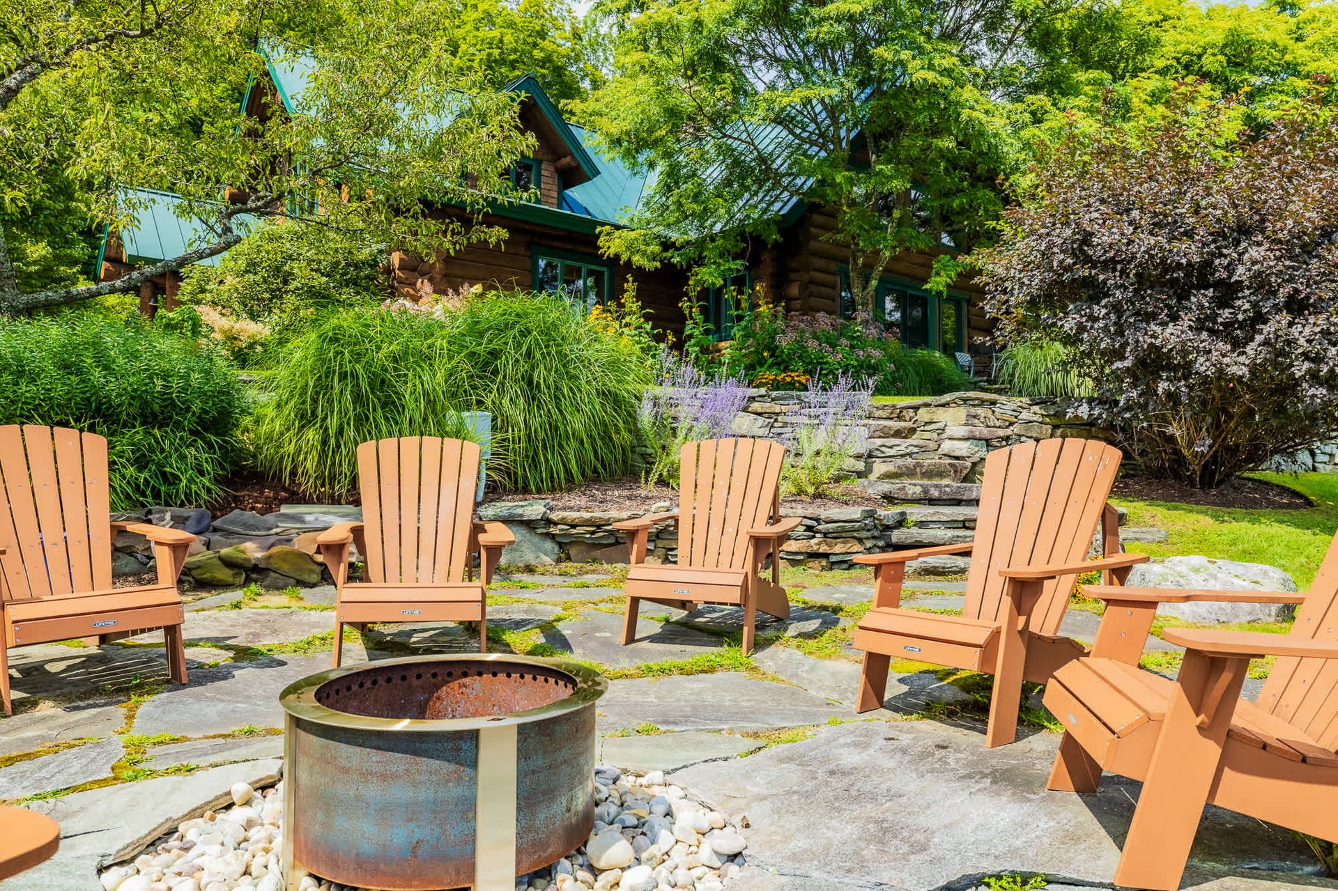 Exclusive Mountain Log Home - Monthly Rental Avail.