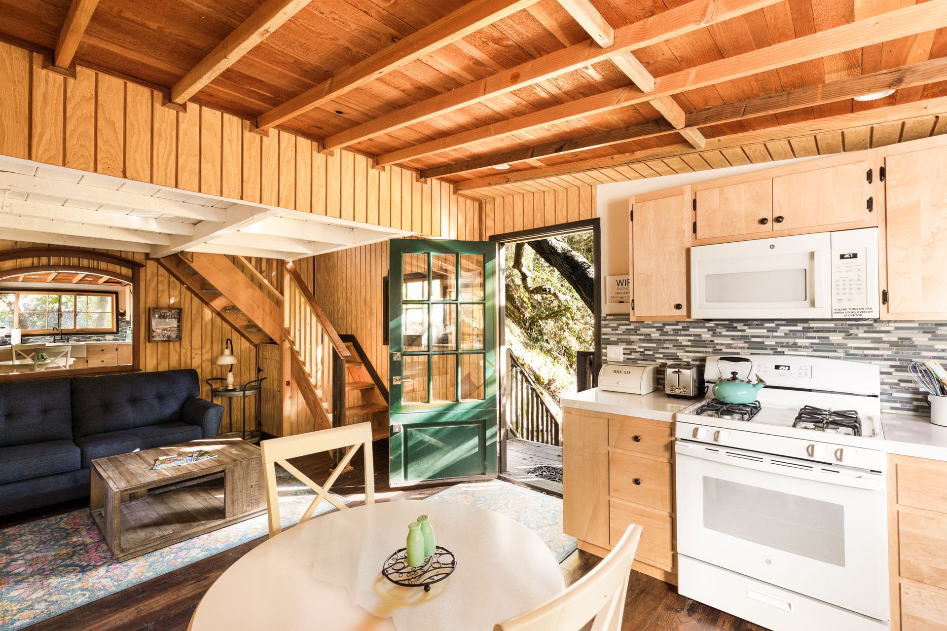 1801 N Topanga Canyon Blvd