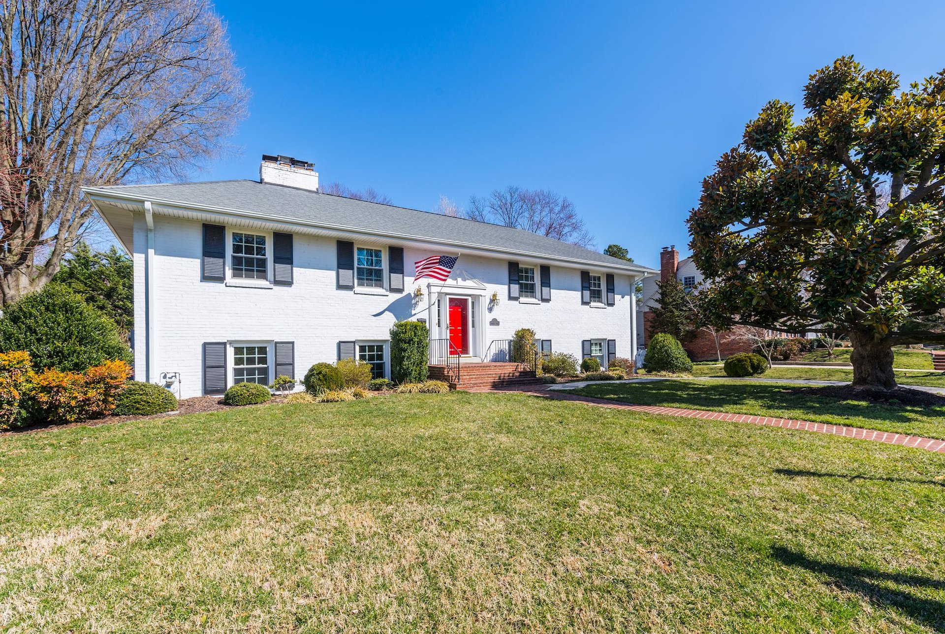 1100 Emerald Dr