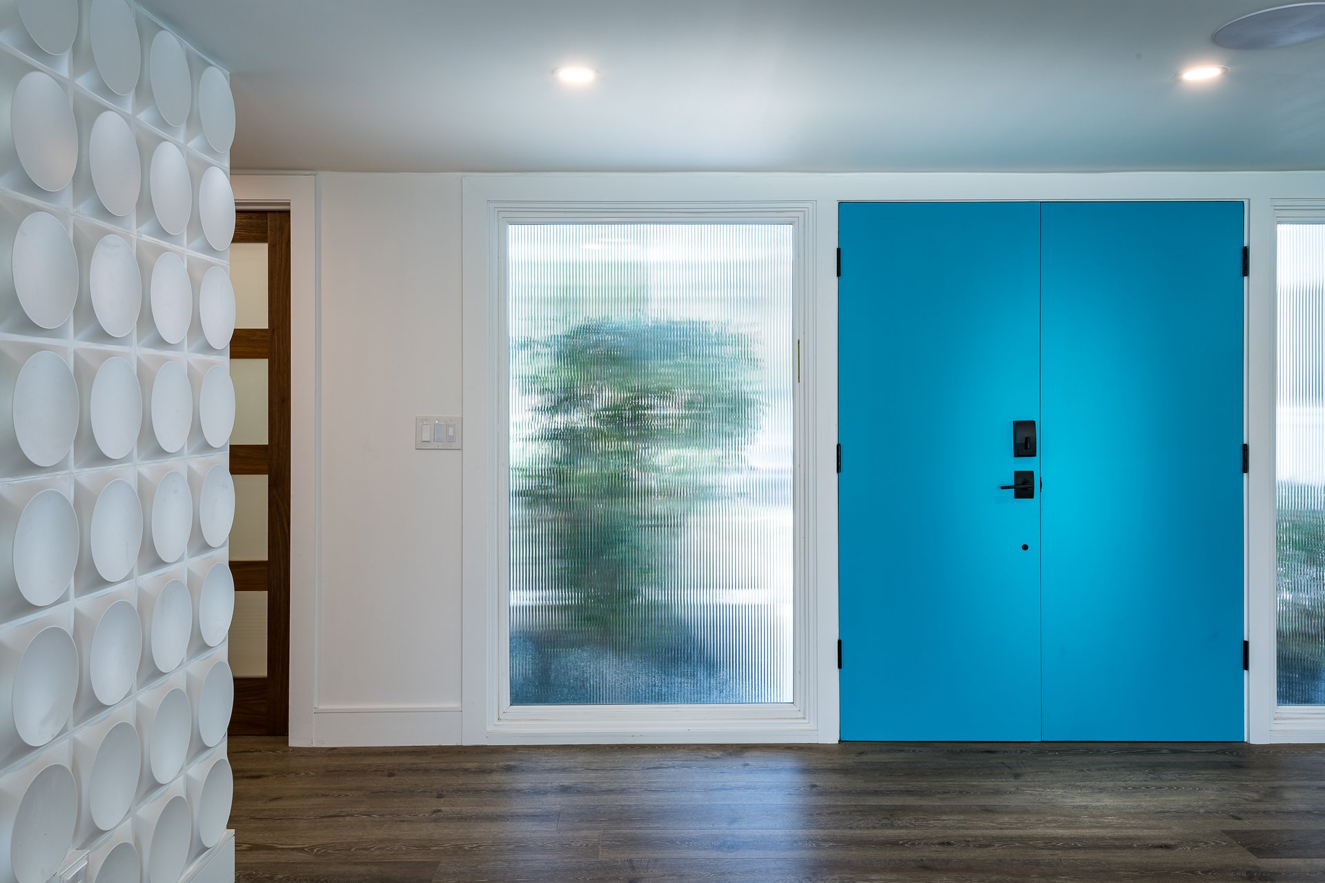 Mid-Century Smart Home in Woodland Hills