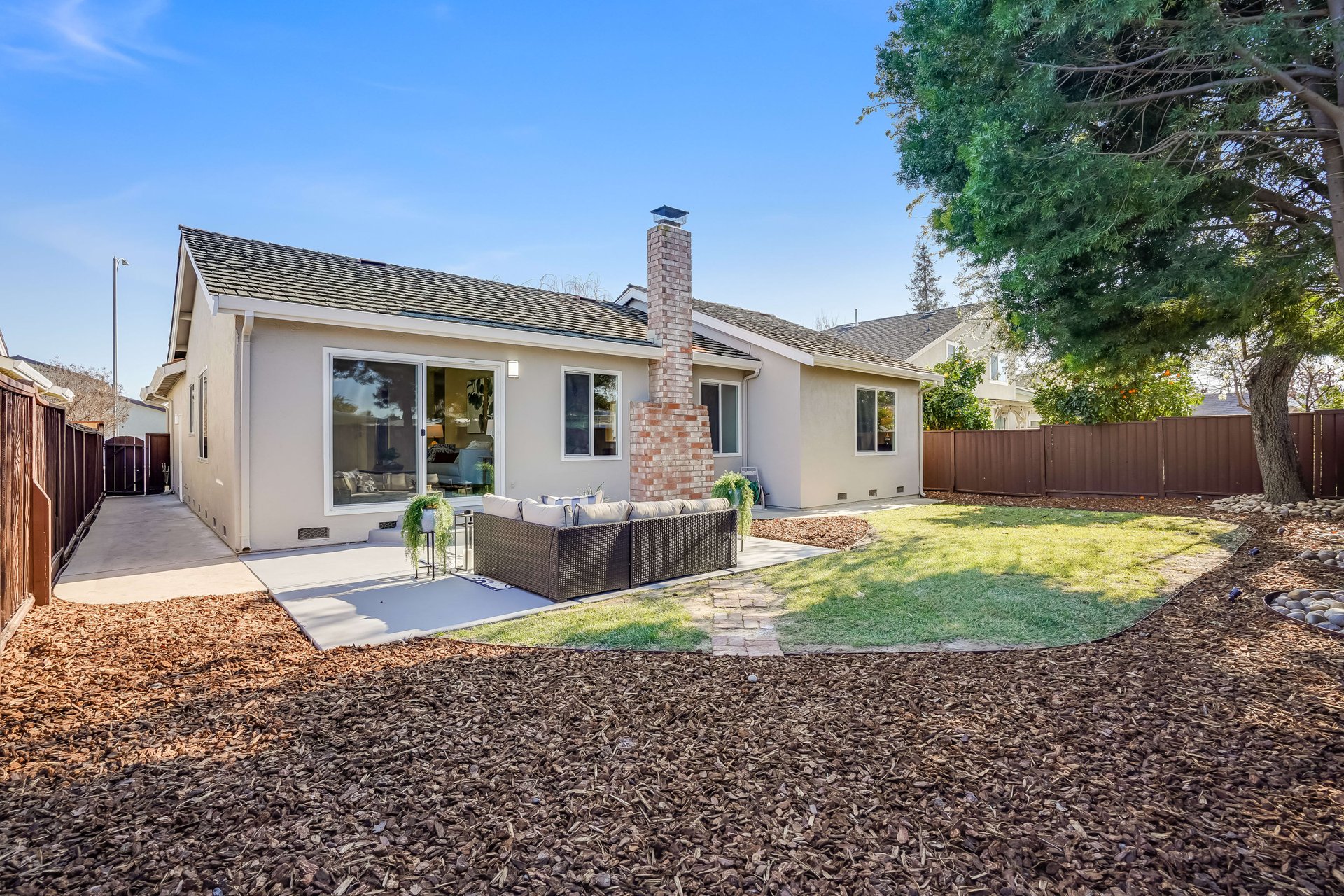 115 Rosewell Way