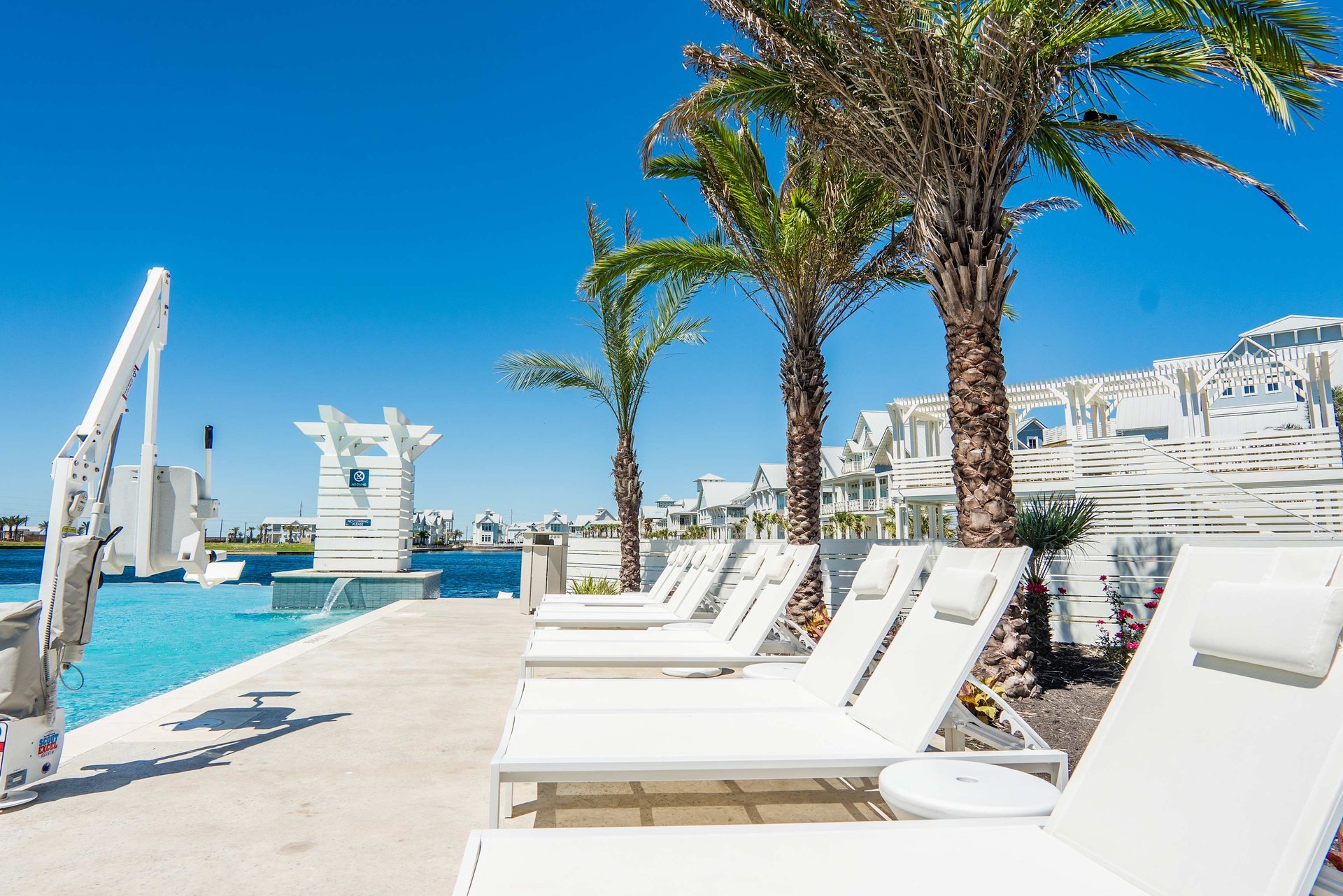 Cinnamon Shore South Community Pool