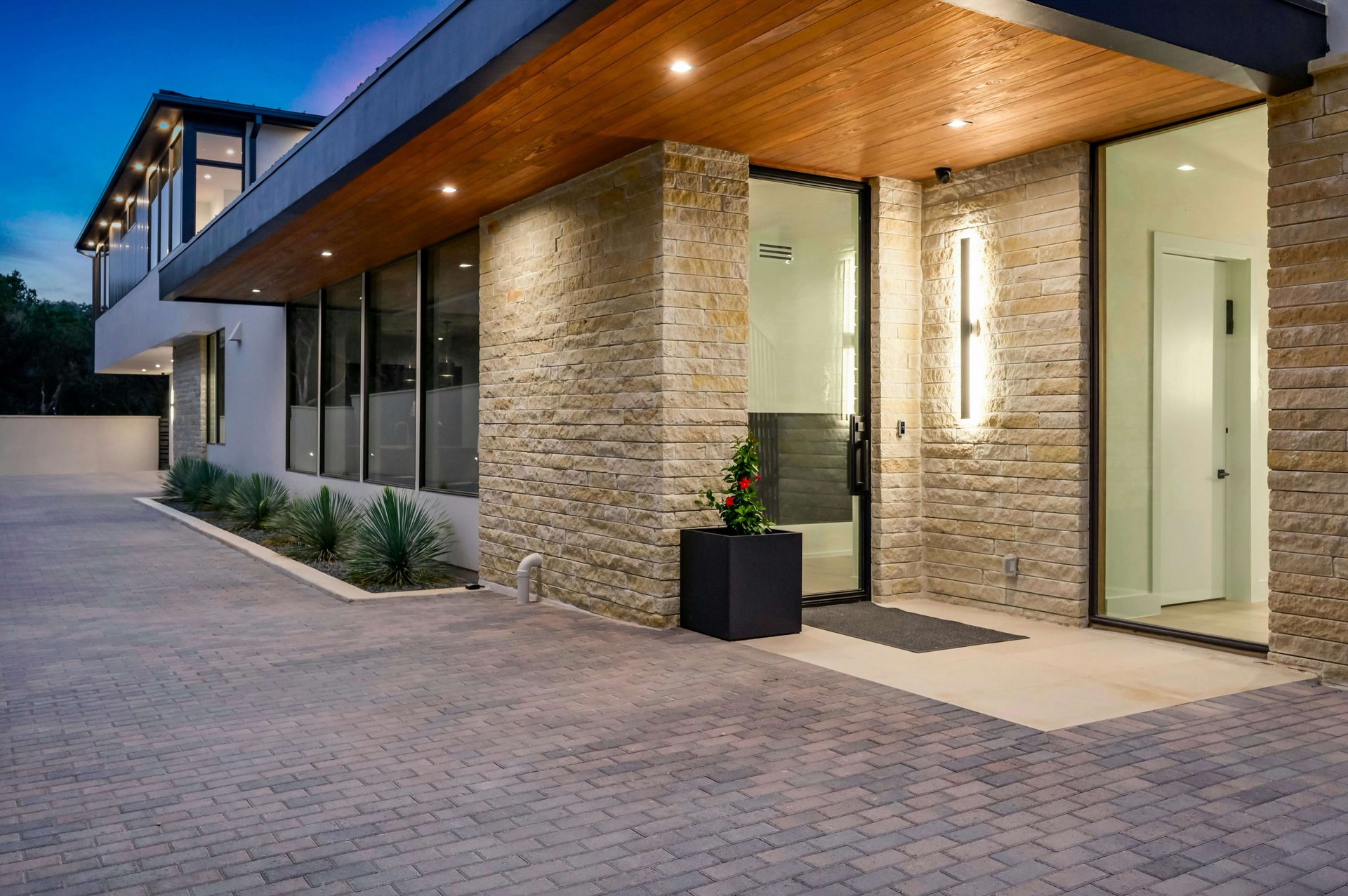 2 Valbella Drive