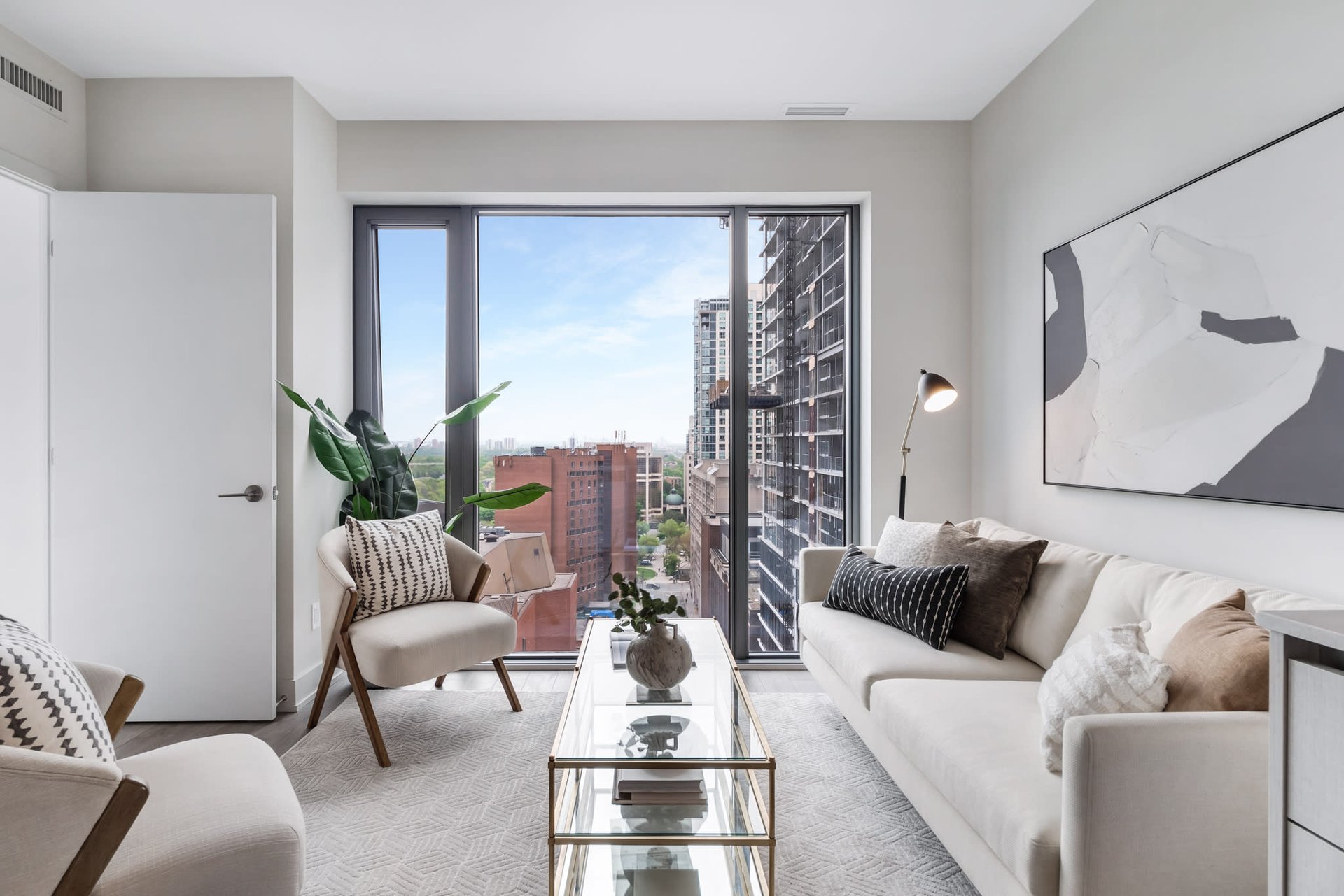 8 Cumberland Suite 1608