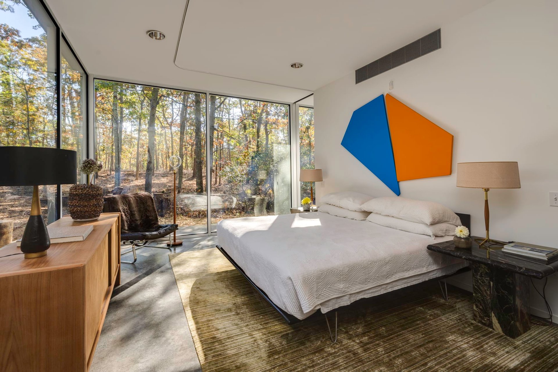 "The Glass House," A Design Icon on 2.9 Buildable Acres