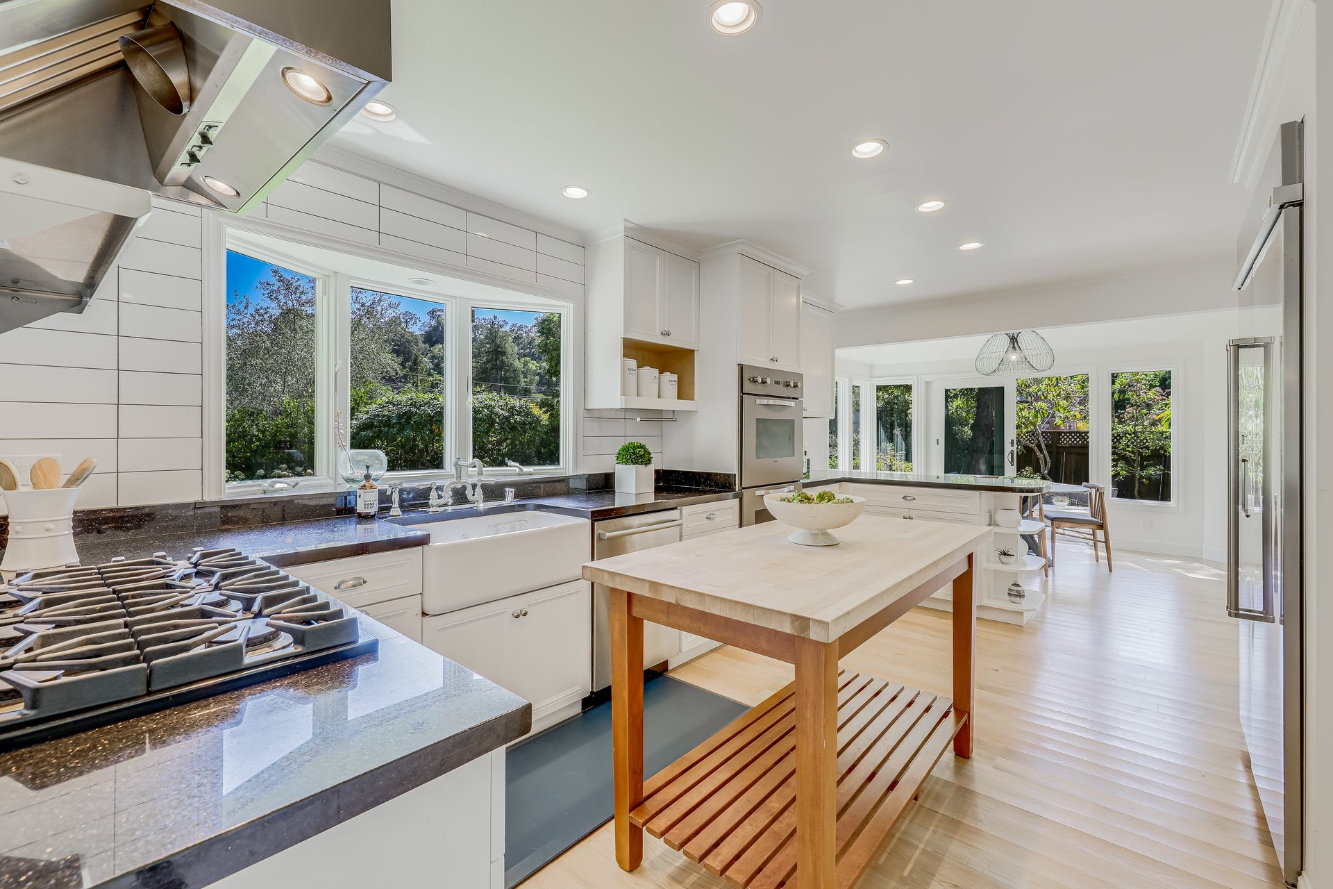 Renovated Contemporary Retreat