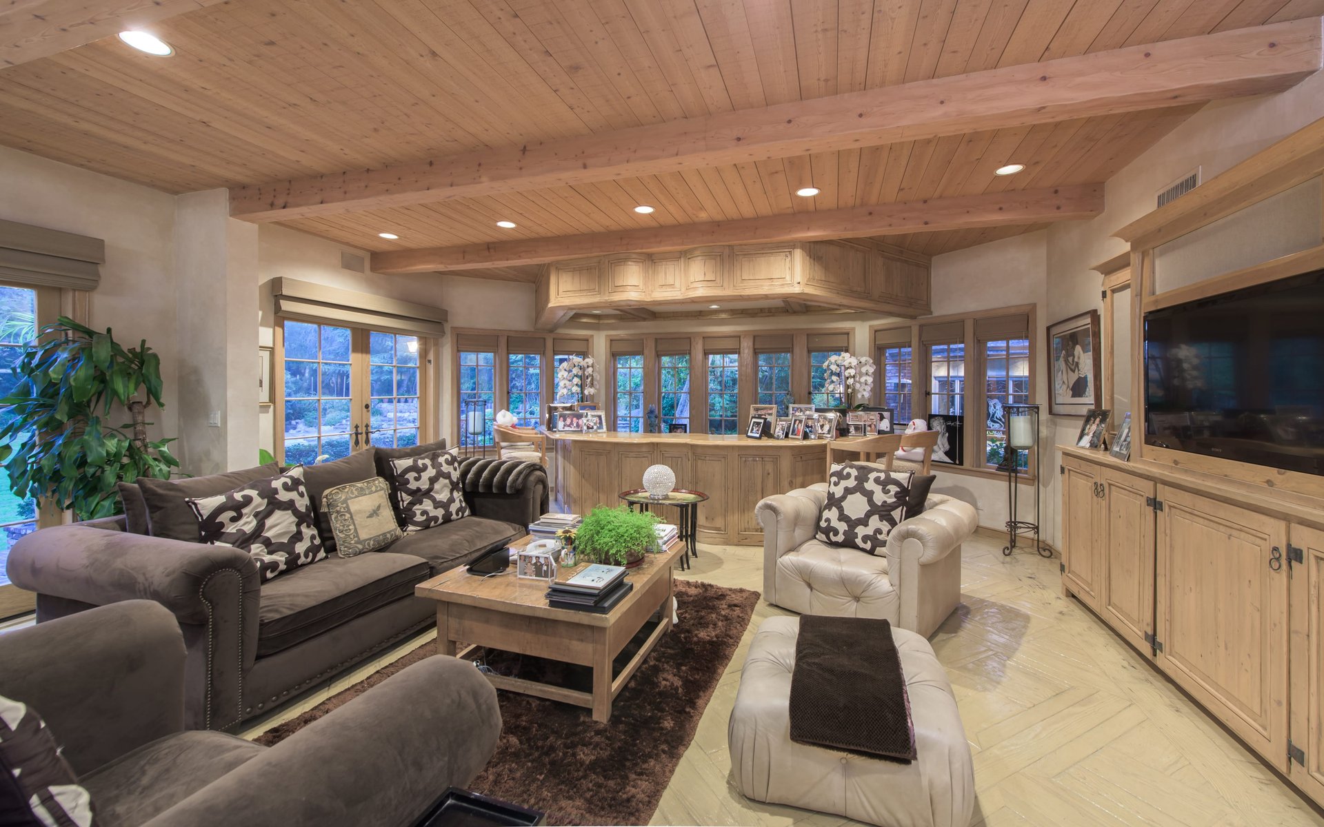 1005 Woodland Drive