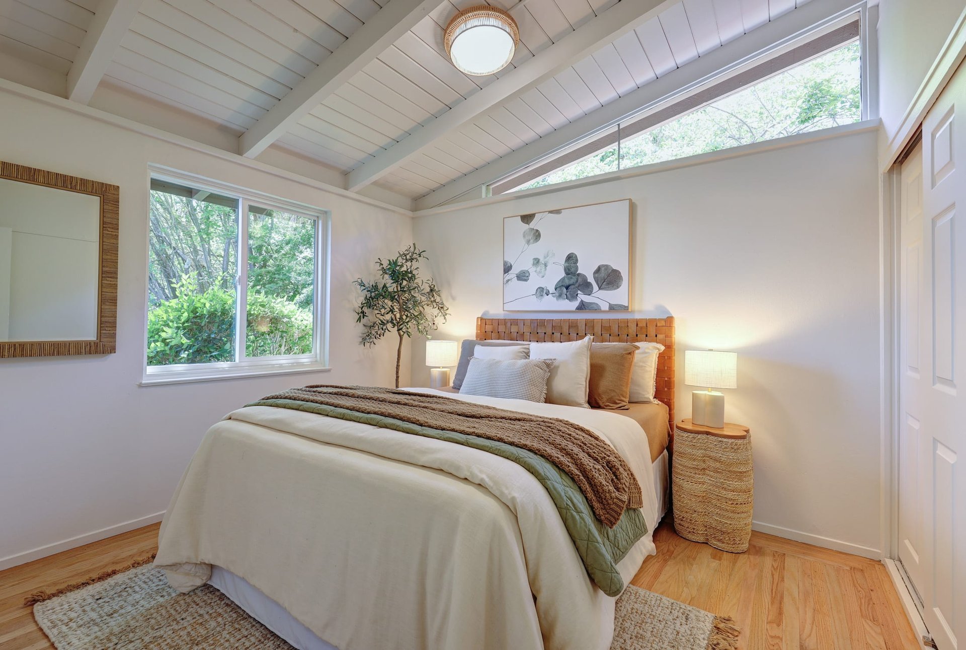 Inviting One Story Home on a Cul-De-Sac