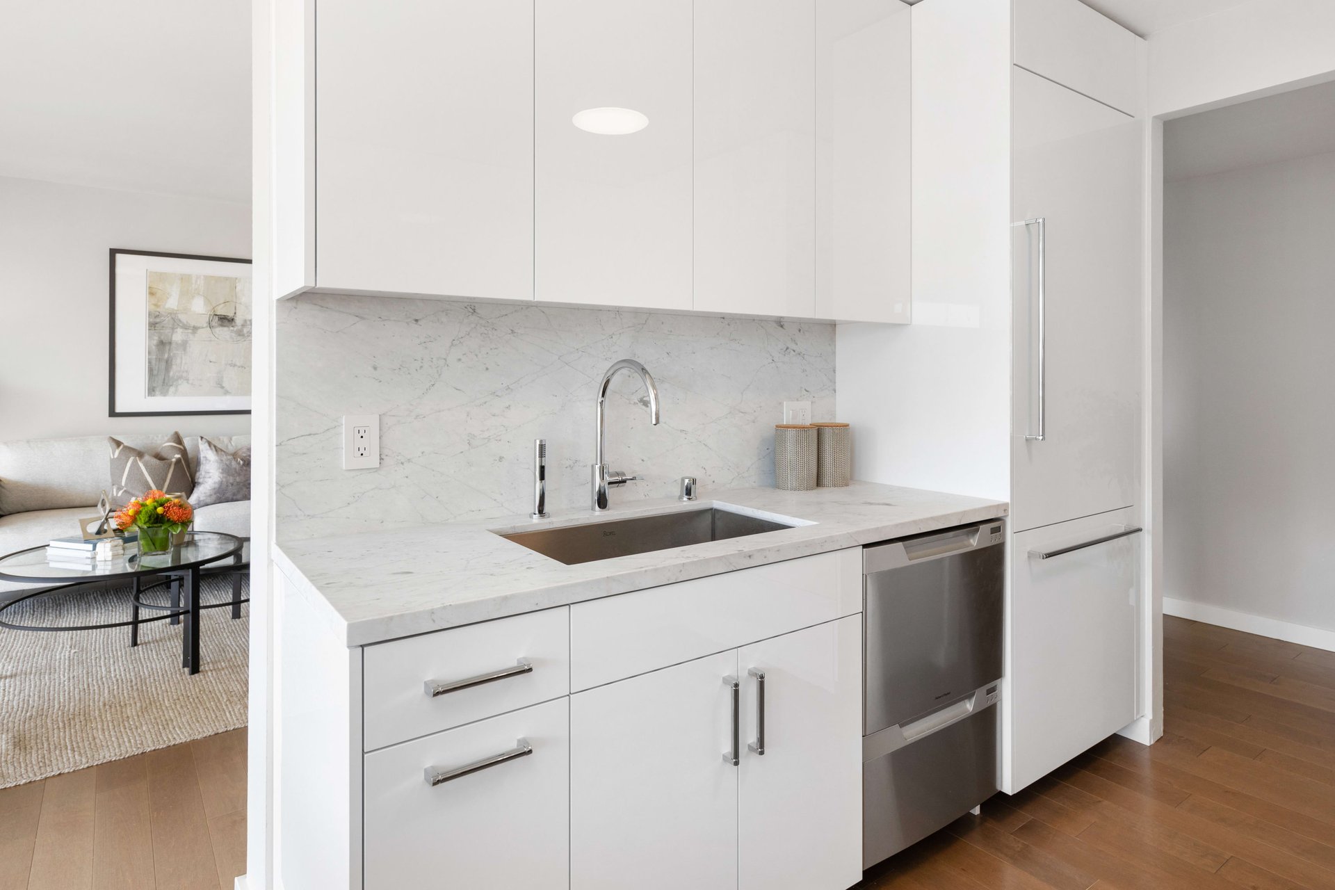 Just-Renovated Pacific Heights Condo With Southern Views