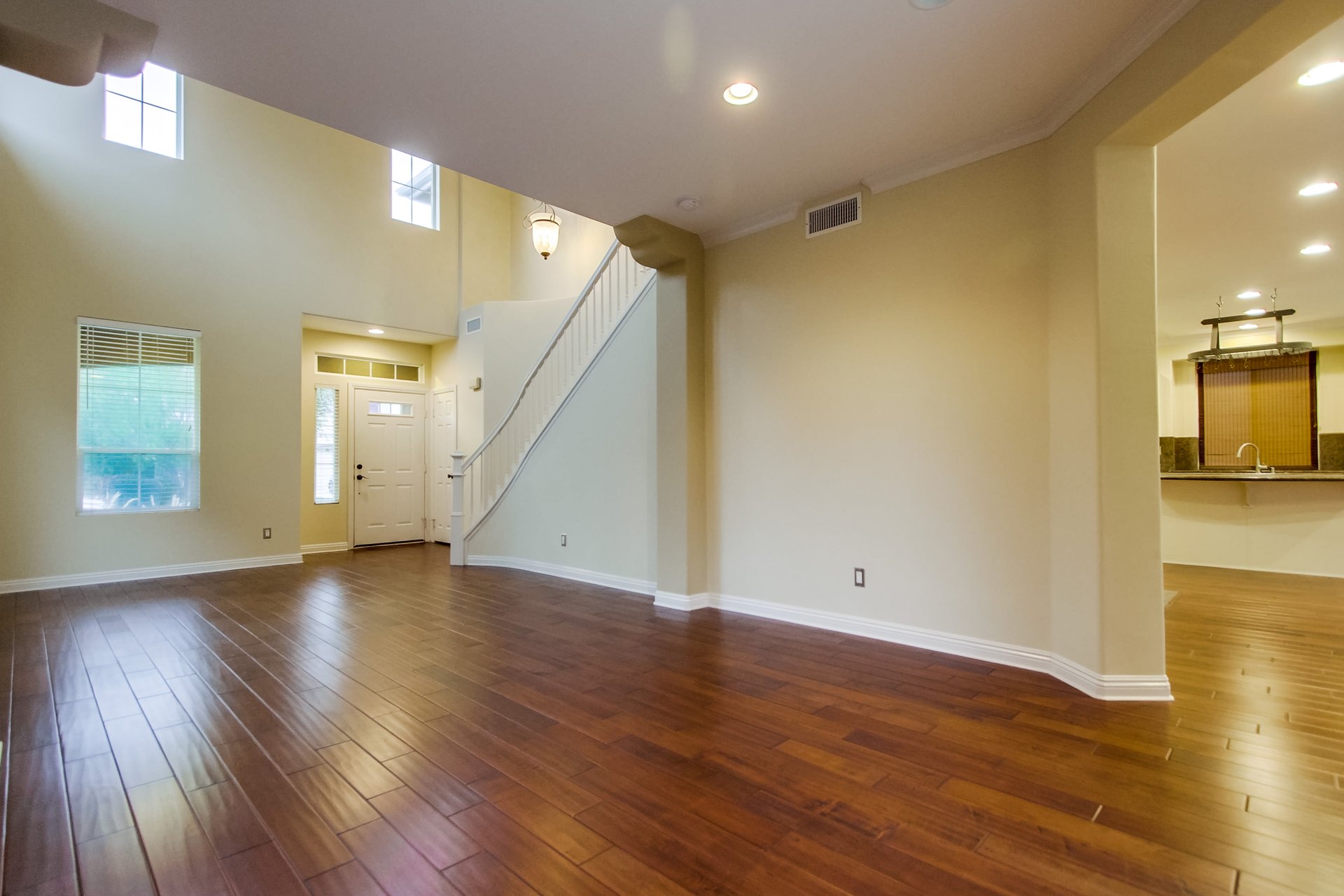 4229 Calle Isabelino