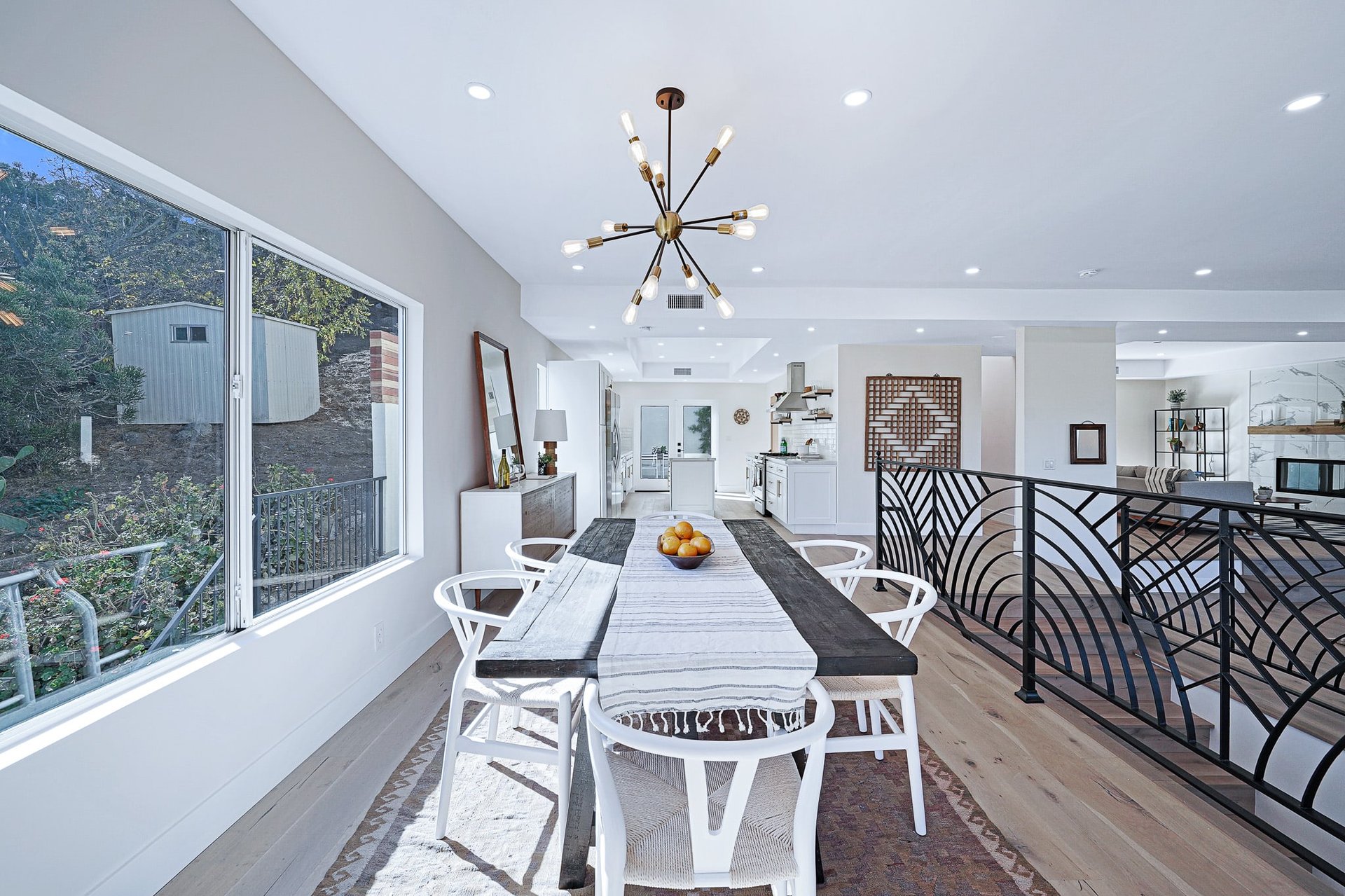 Immaculate & Turnkey Contemporary Home in Hollywood Hills