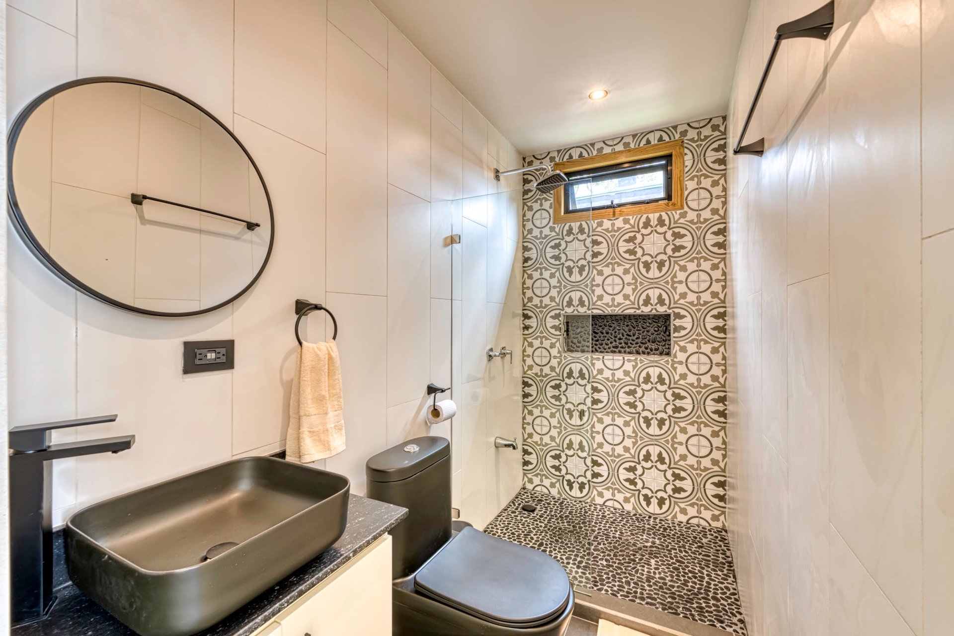 Modern Tropical Villas walking distance to Uvita Town